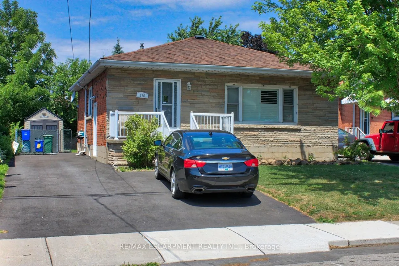 Front of Unit 1, 176 East 32nd Street