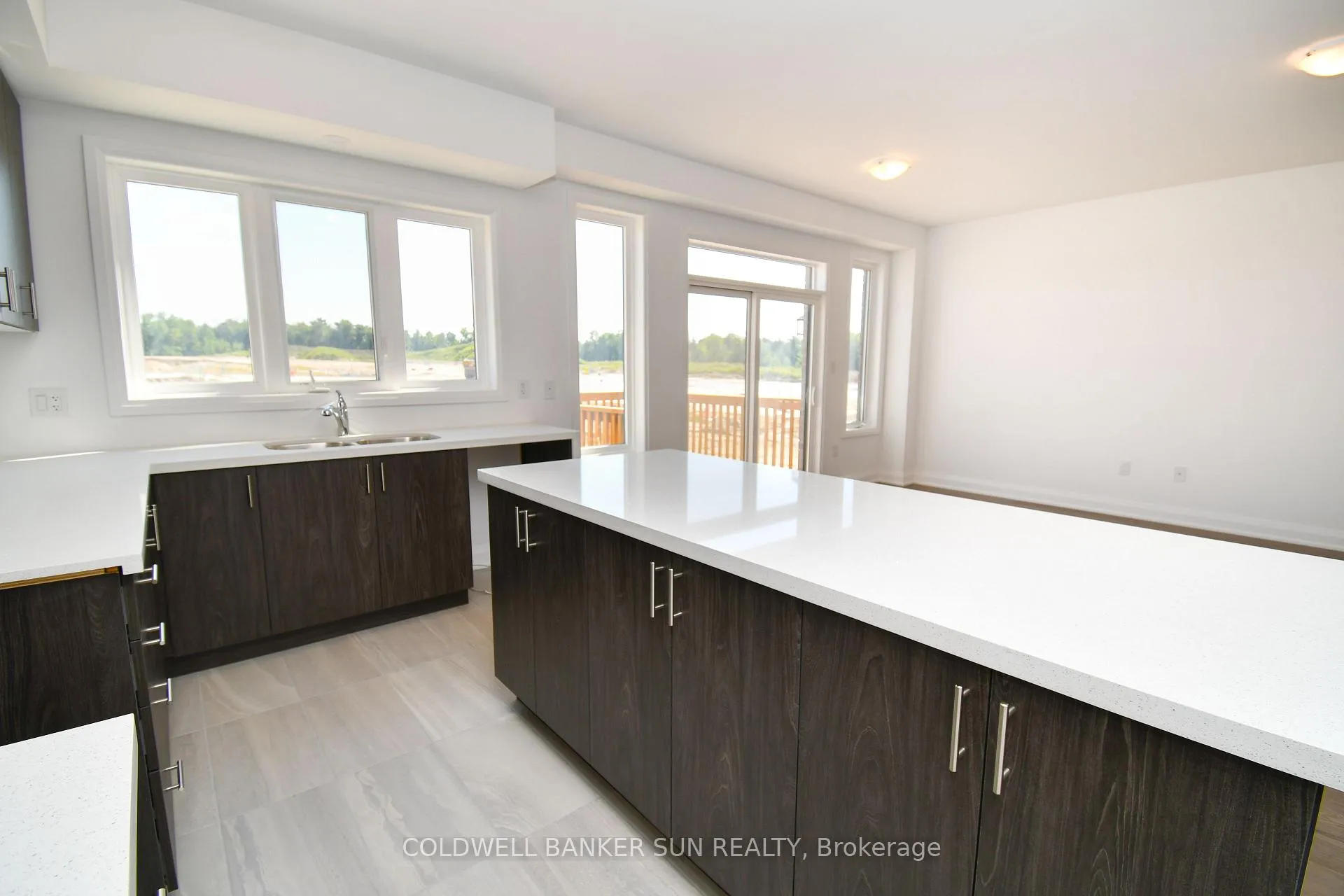 Photo 12 of 3 Gateway Drive, Barrie, Rural Barrie Southeast — HOMEH
