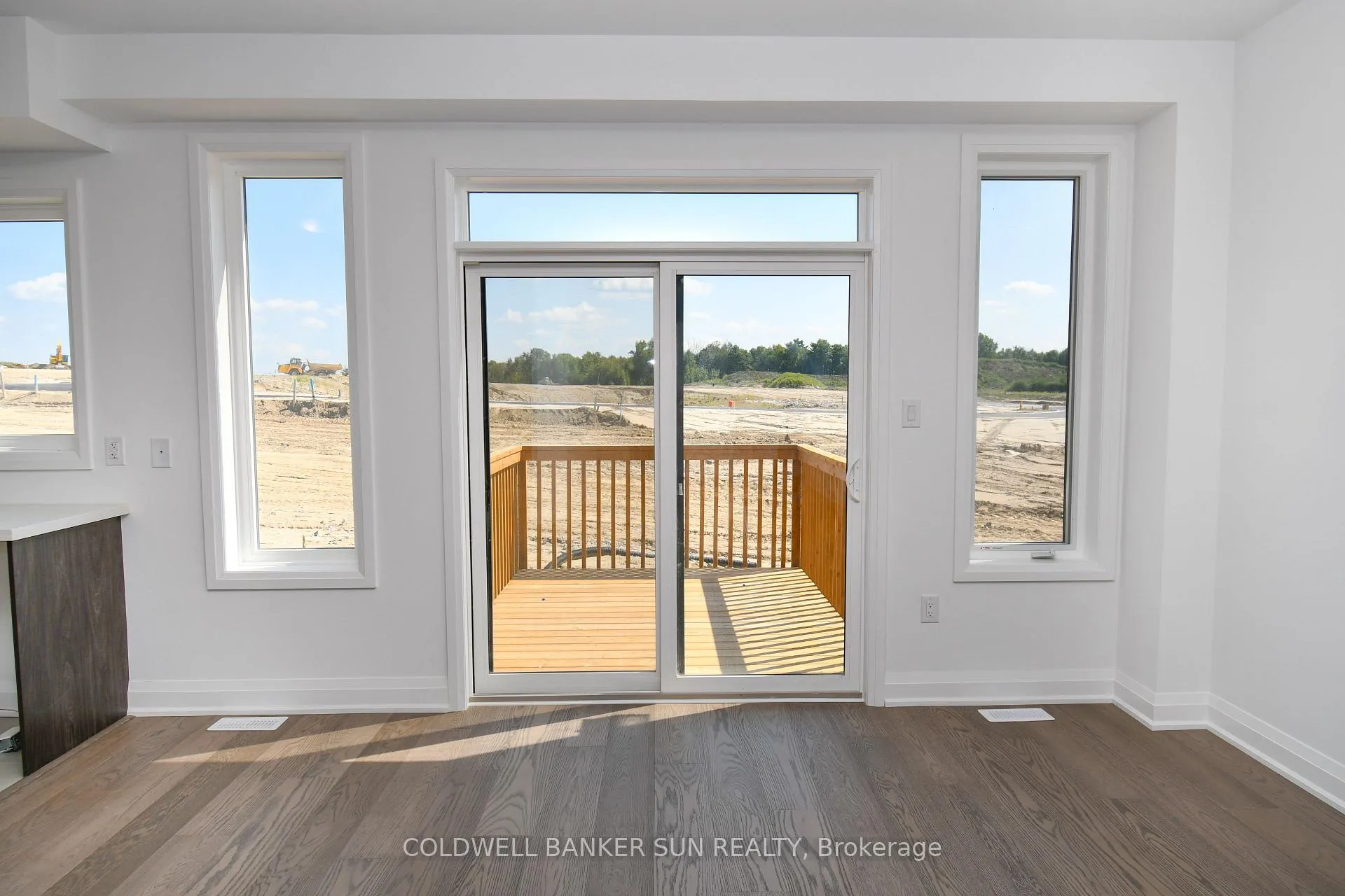 Photo 15 of 3 Gateway Drive, Barrie, Rural Barrie Southeast — HOMEH