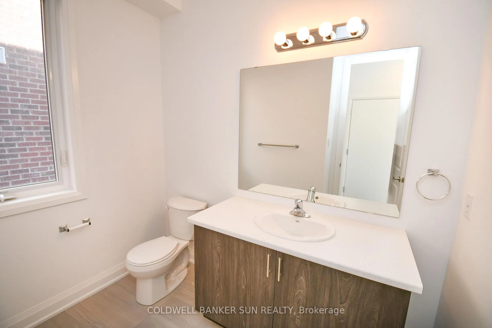 Photo 19 of 3 Gateway Drive, Barrie, Rural Barrie Southeast — HOMEH