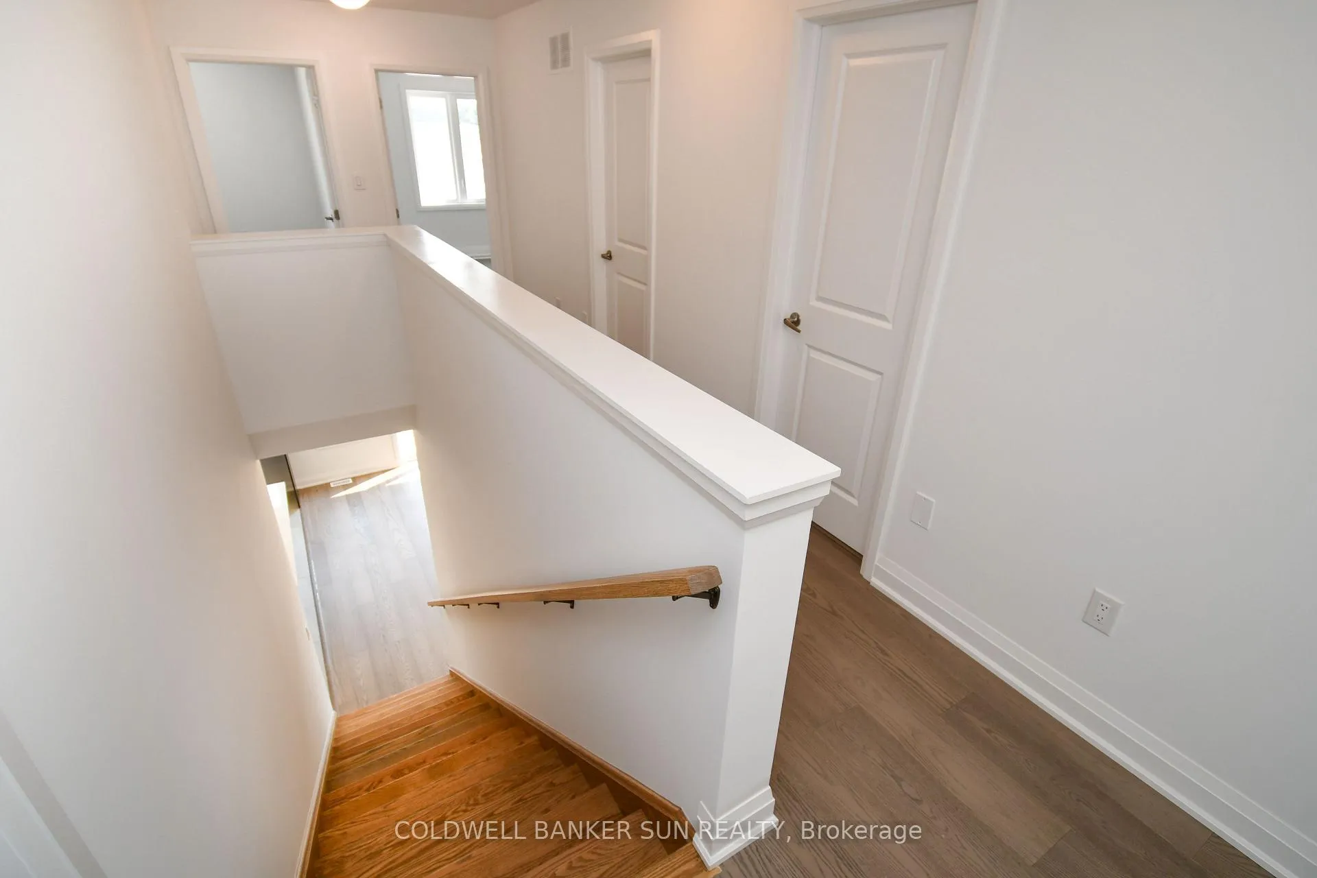 Photo 20 of 3 Gateway Drive, Barrie, Rural Barrie Southeast — HOMEH