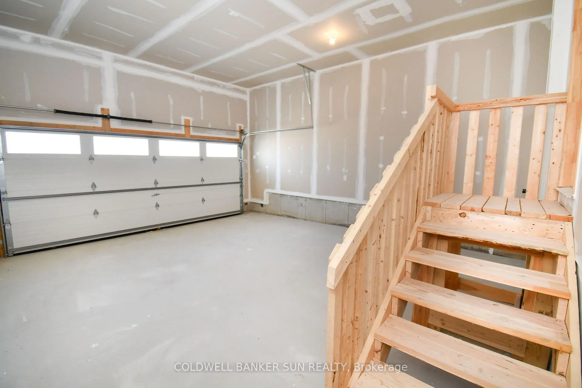 Photo 46 of 3 Gateway Drive, Barrie, Rural Barrie Southeast — HOMEH