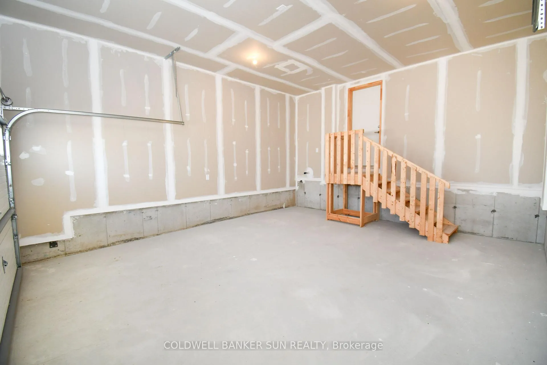Photo 47 of 3 Gateway Drive, Barrie, Rural Barrie Southeast — HOMEH