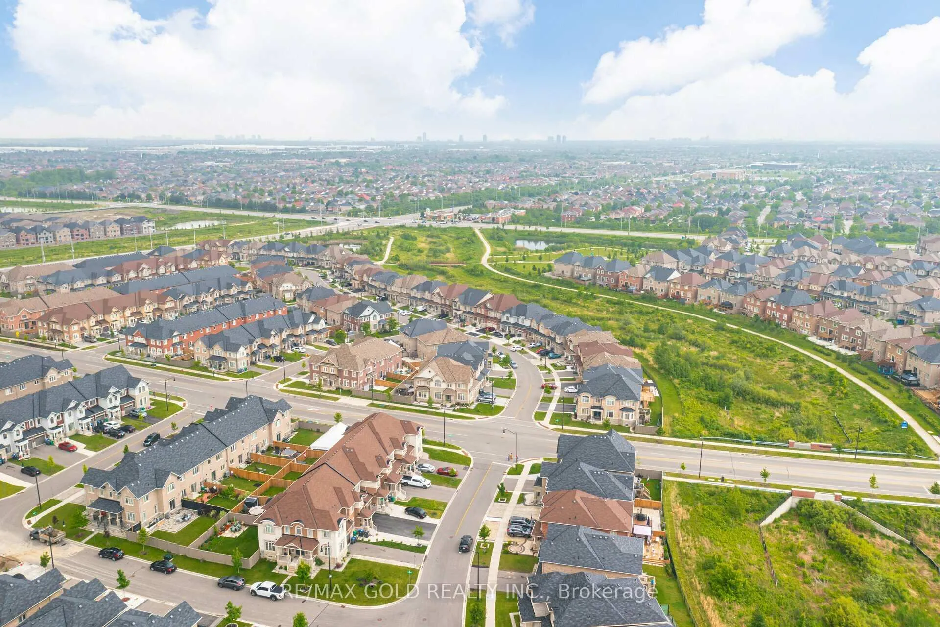 Photo 5 of Unit 412, 39 New Delhi Drive, Markham, Cedarwood — HOMEH