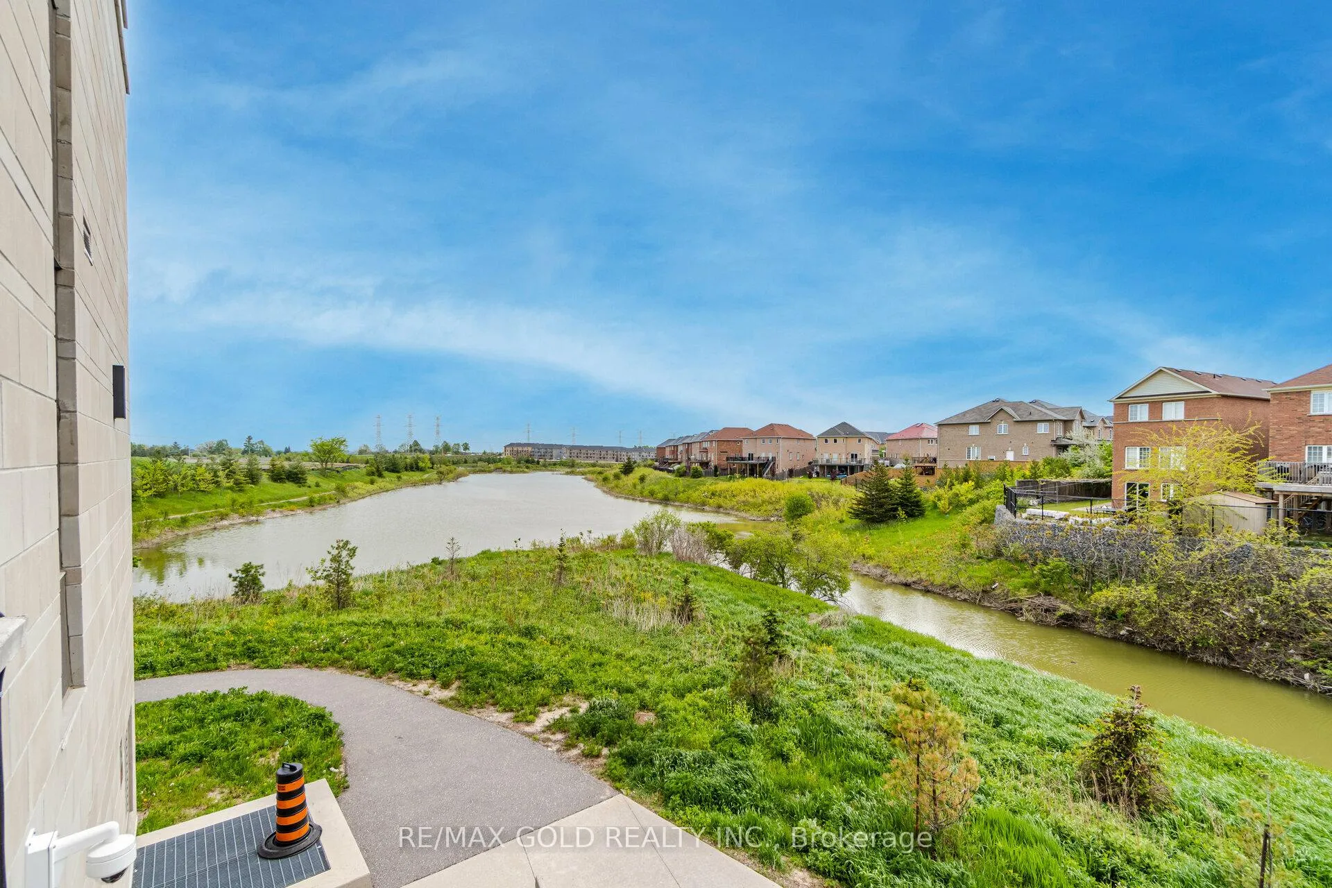 Photo 8 of Unit 412, 39 New Delhi Drive, Markham, Cedarwood — HOMEH