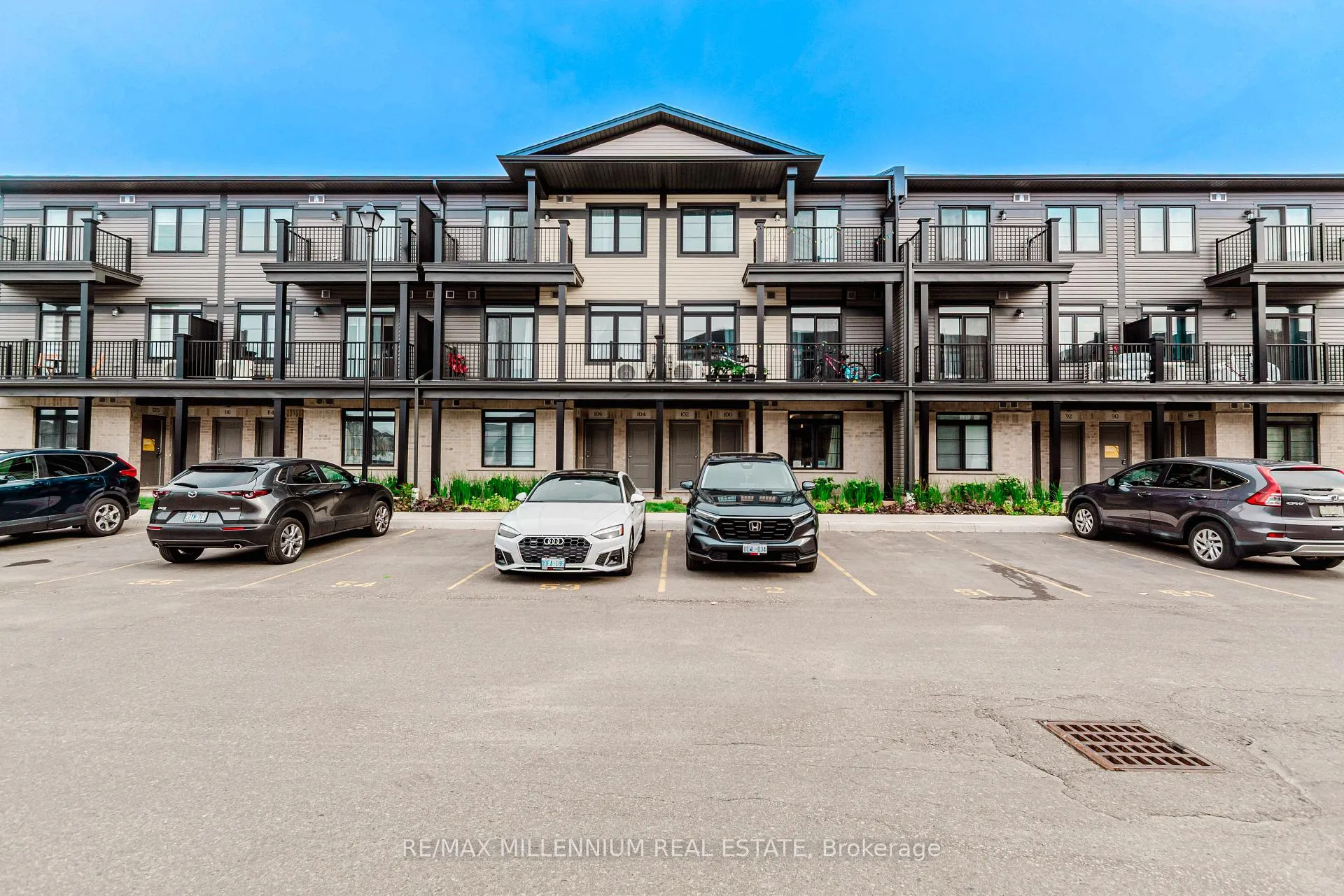 Photo 2 of 98 Lomond Lane N, Kitchener — HOMEH