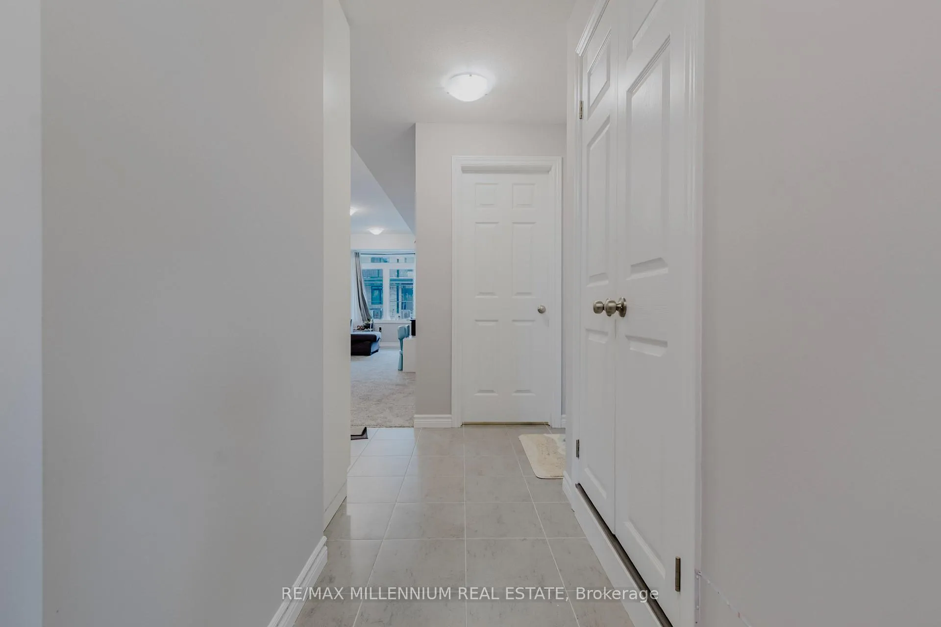 Photo 16 of 98 Lomond Lane N, Kitchener — HOMEH