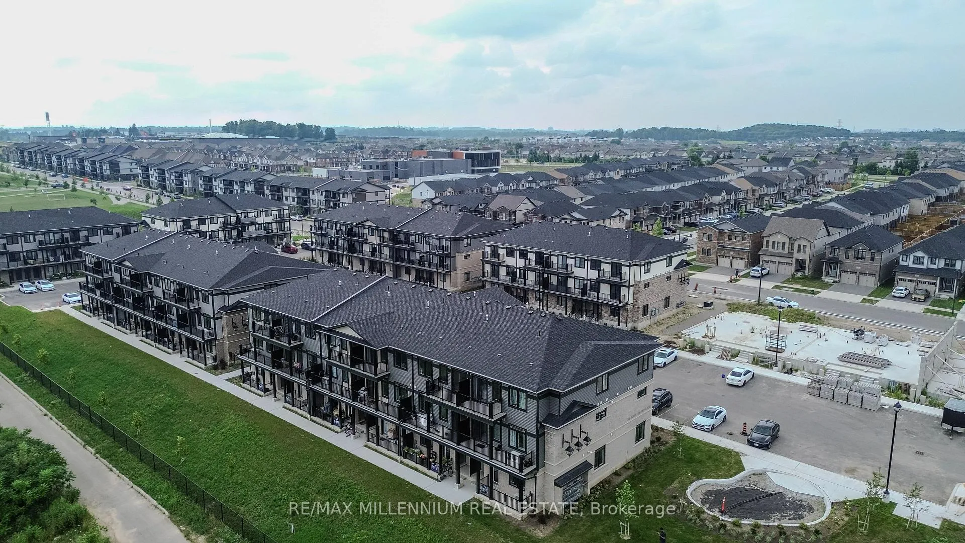 Photo 36 of 98 Lomond Lane N, Kitchener — HOMEH