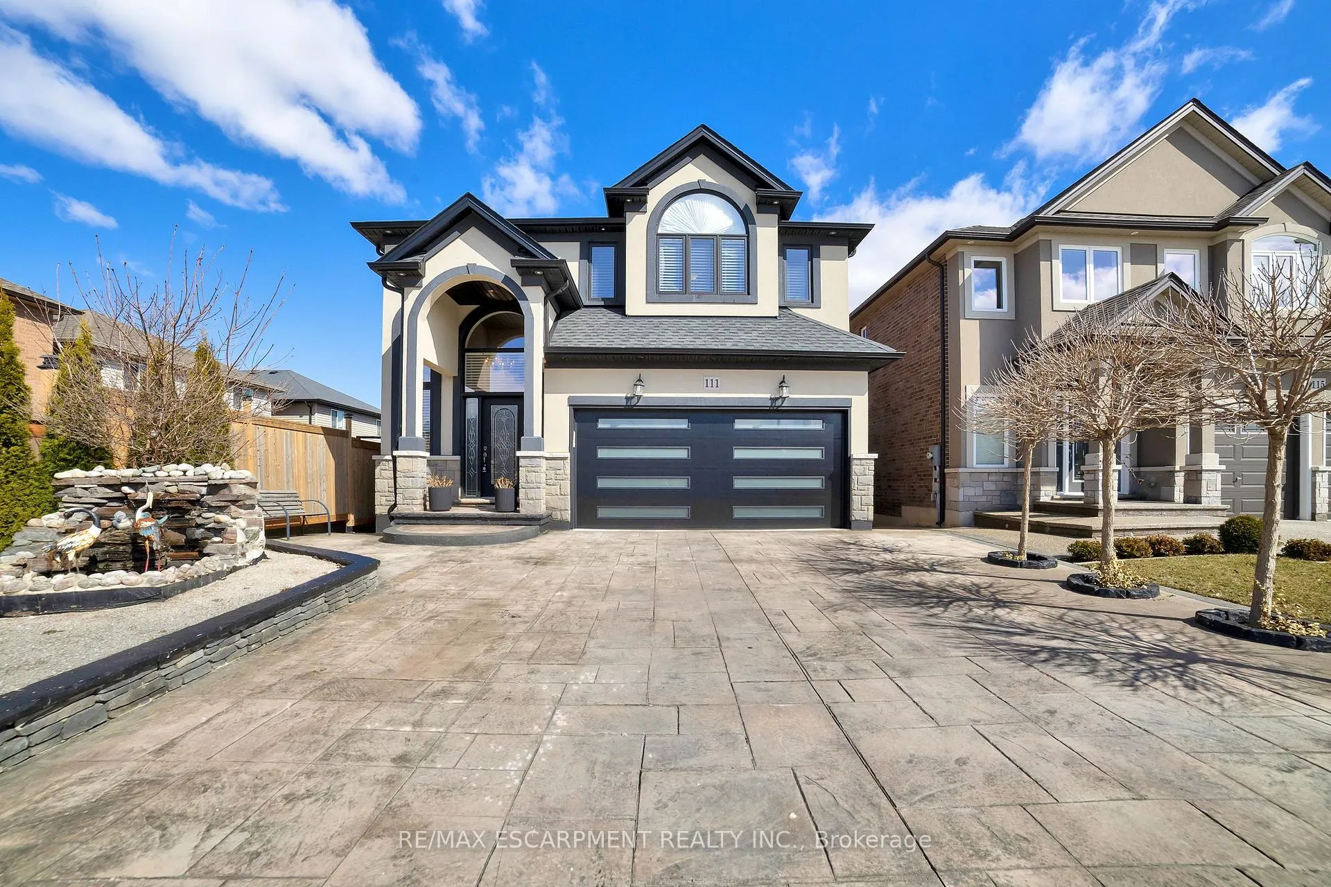 Photo 2 of 111 Vineberg Drive, Hamilton, Allison — HOMEH