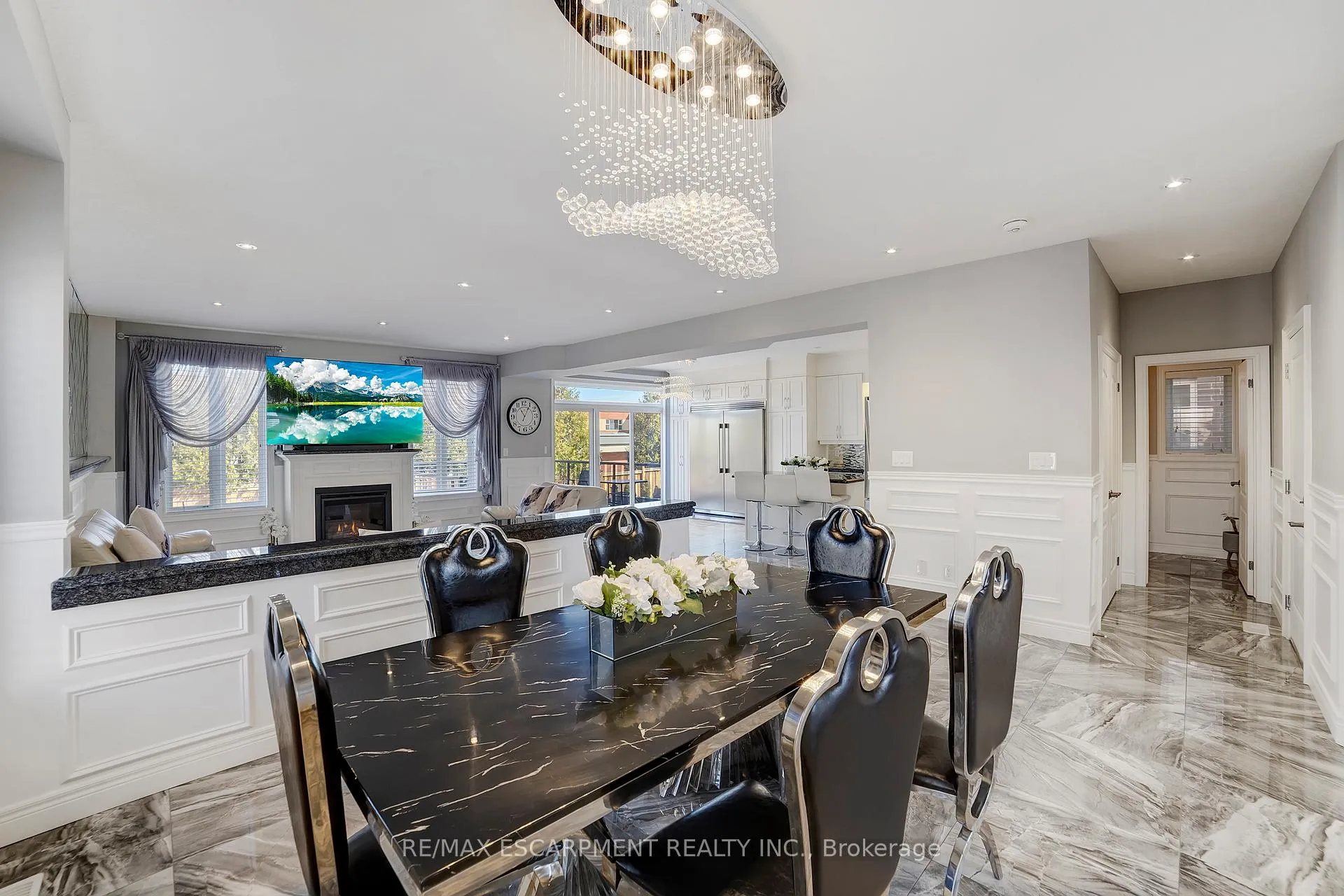 Photo 10 of 111 Vineberg Drive, Hamilton, Allison — HOMEH