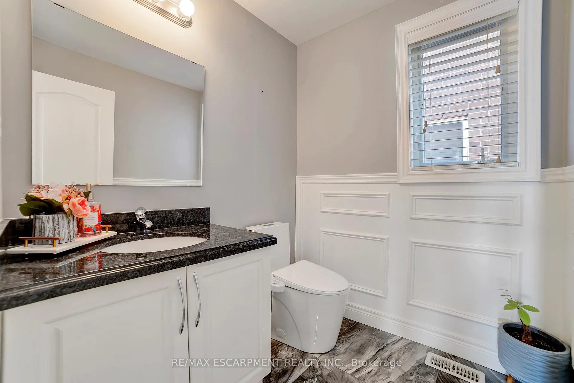 Photo 12 of 111 Vineberg Drive, Hamilton, Allison — HOMEH