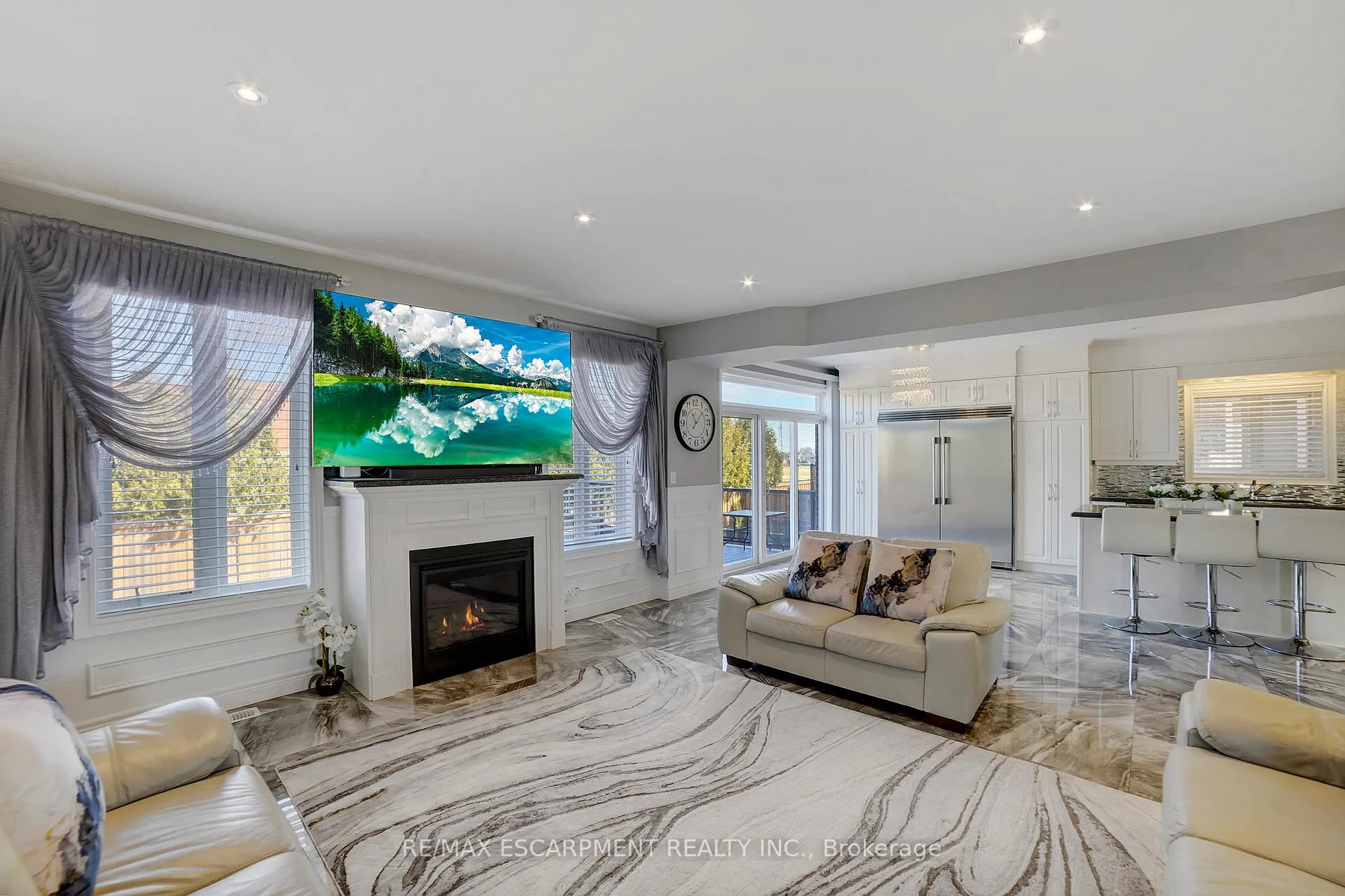 Photo 14 of 111 Vineberg Drive, Hamilton, Allison — HOMEH
