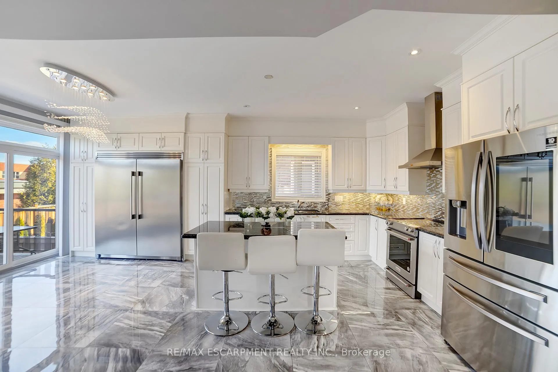 Photo 17 of 111 Vineberg Drive, Hamilton, Allison — HOMEH