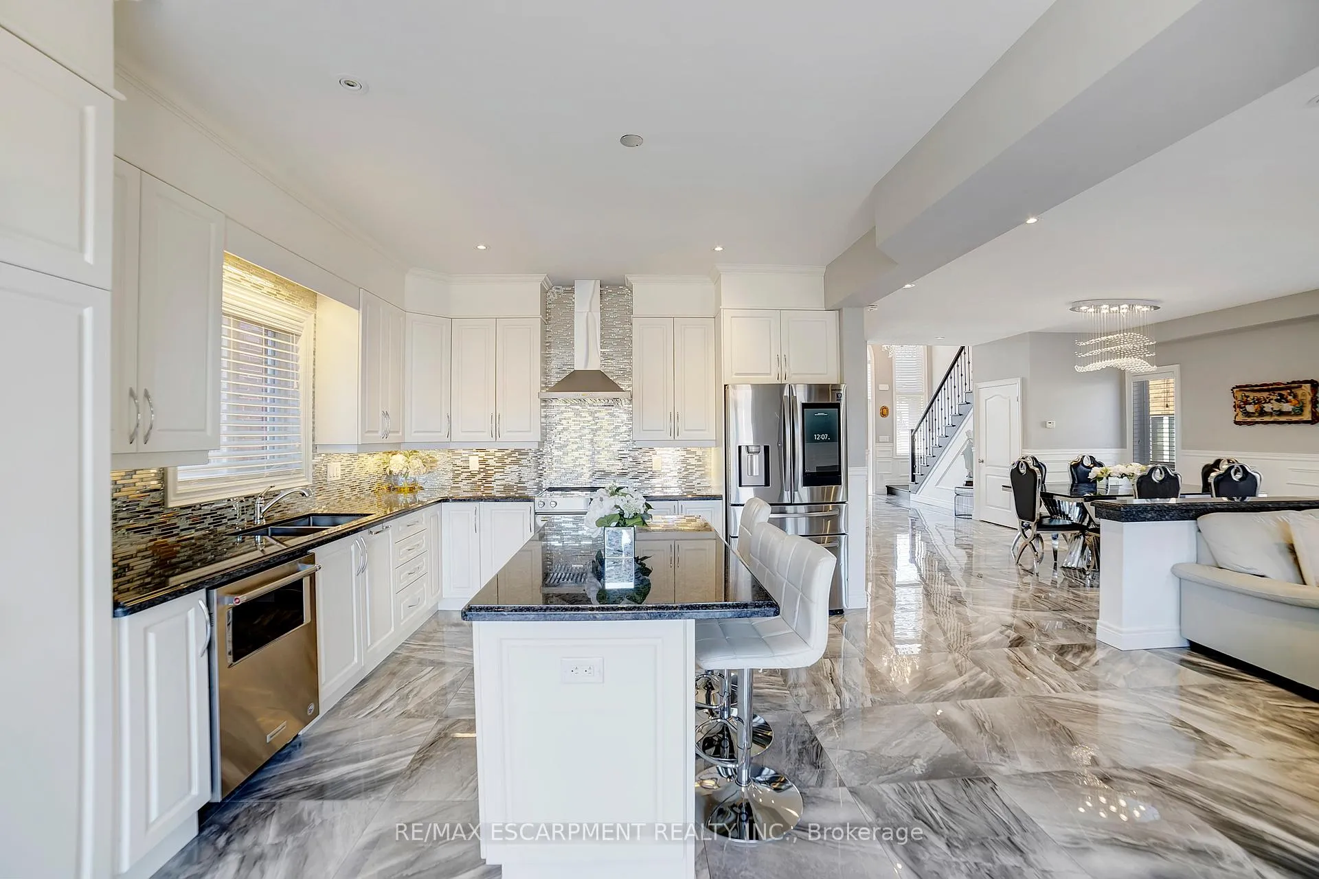 Photo 20 of 111 Vineberg Drive, Hamilton, Allison — HOMEH