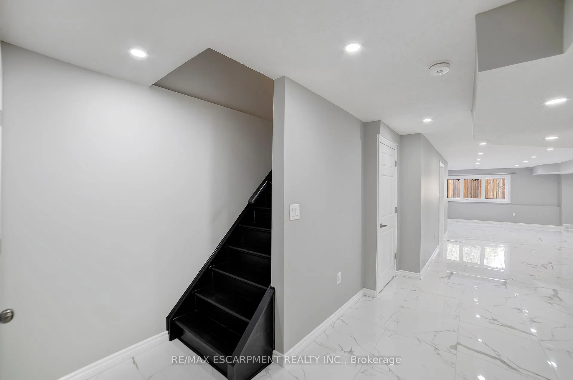 Photo 22 of 111 Vineberg Drive, Hamilton, Allison — HOMEH