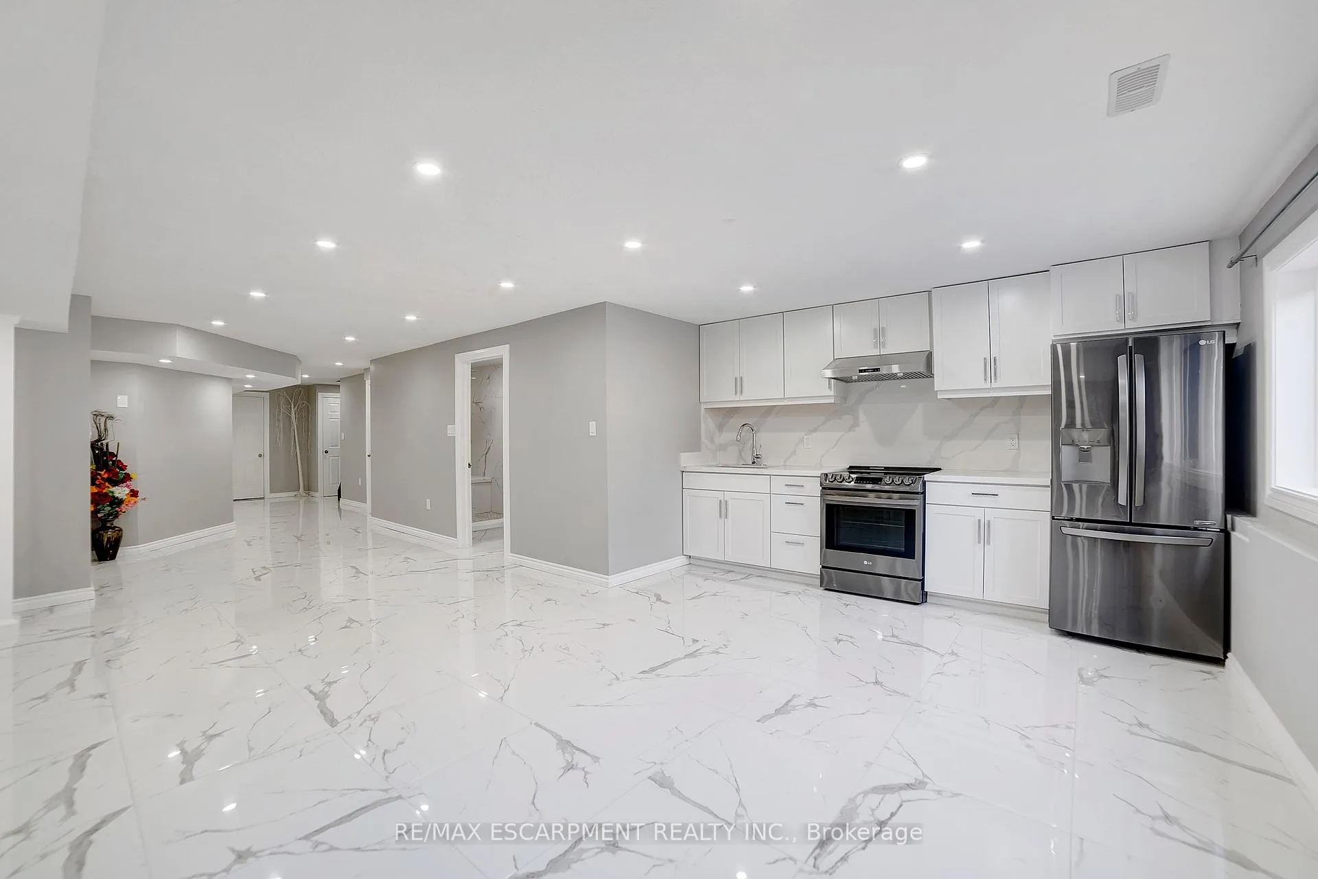 Photo 26 of 111 Vineberg Drive, Hamilton, Allison — HOMEH
