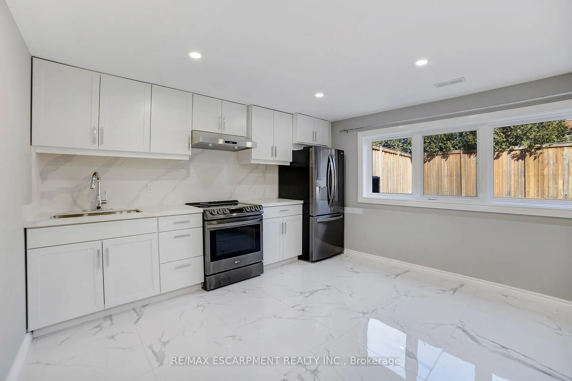Photo 27 of 111 Vineberg Drive, Hamilton, Allison — HOMEH