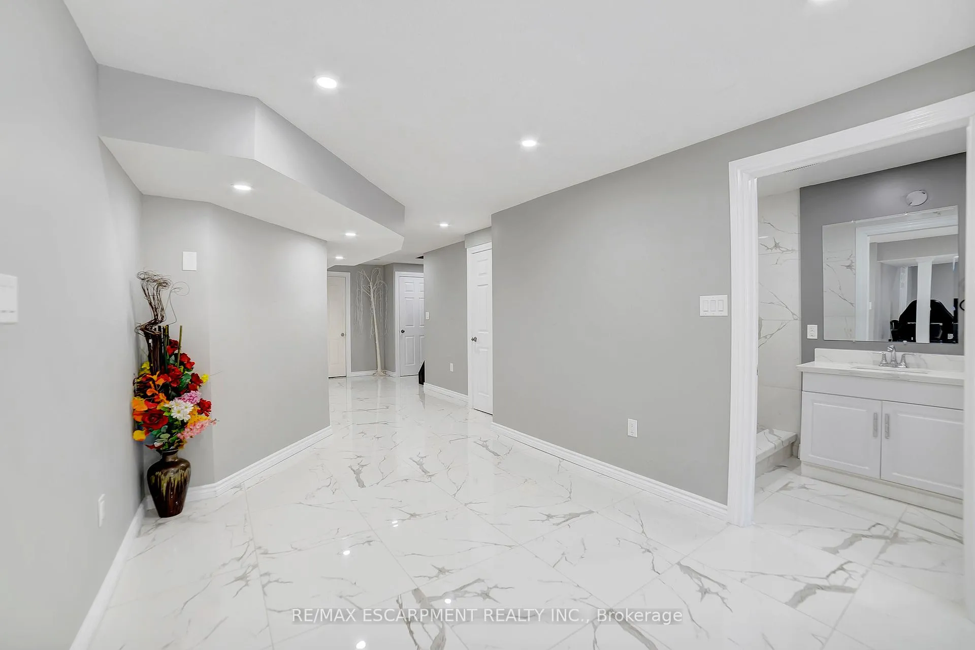 Photo 28 of 111 Vineberg Drive, Hamilton, Allison — HOMEH