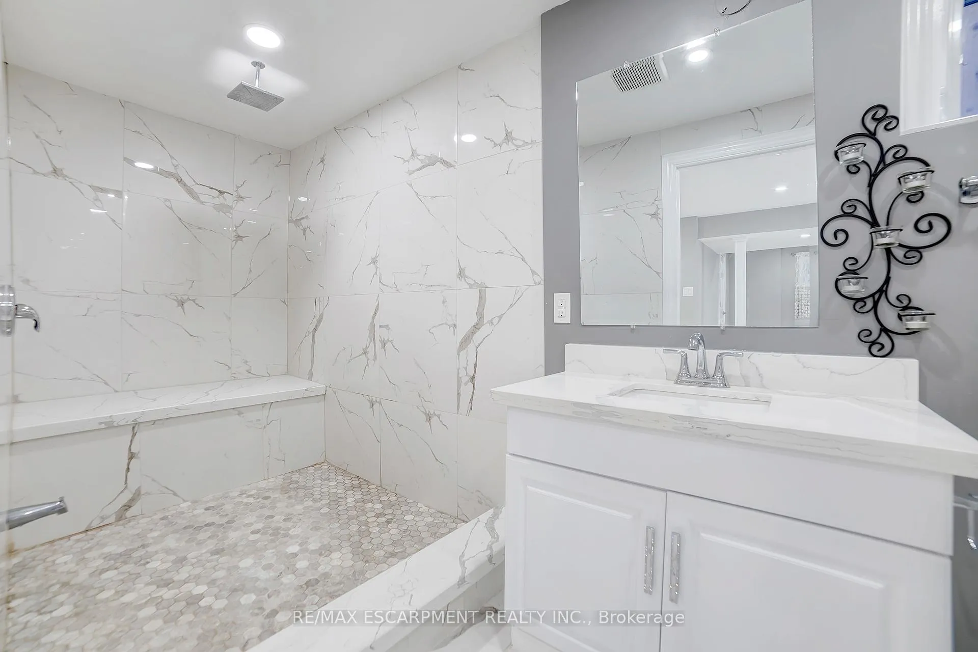 Photo 29 of 111 Vineberg Drive, Hamilton, Allison — HOMEH