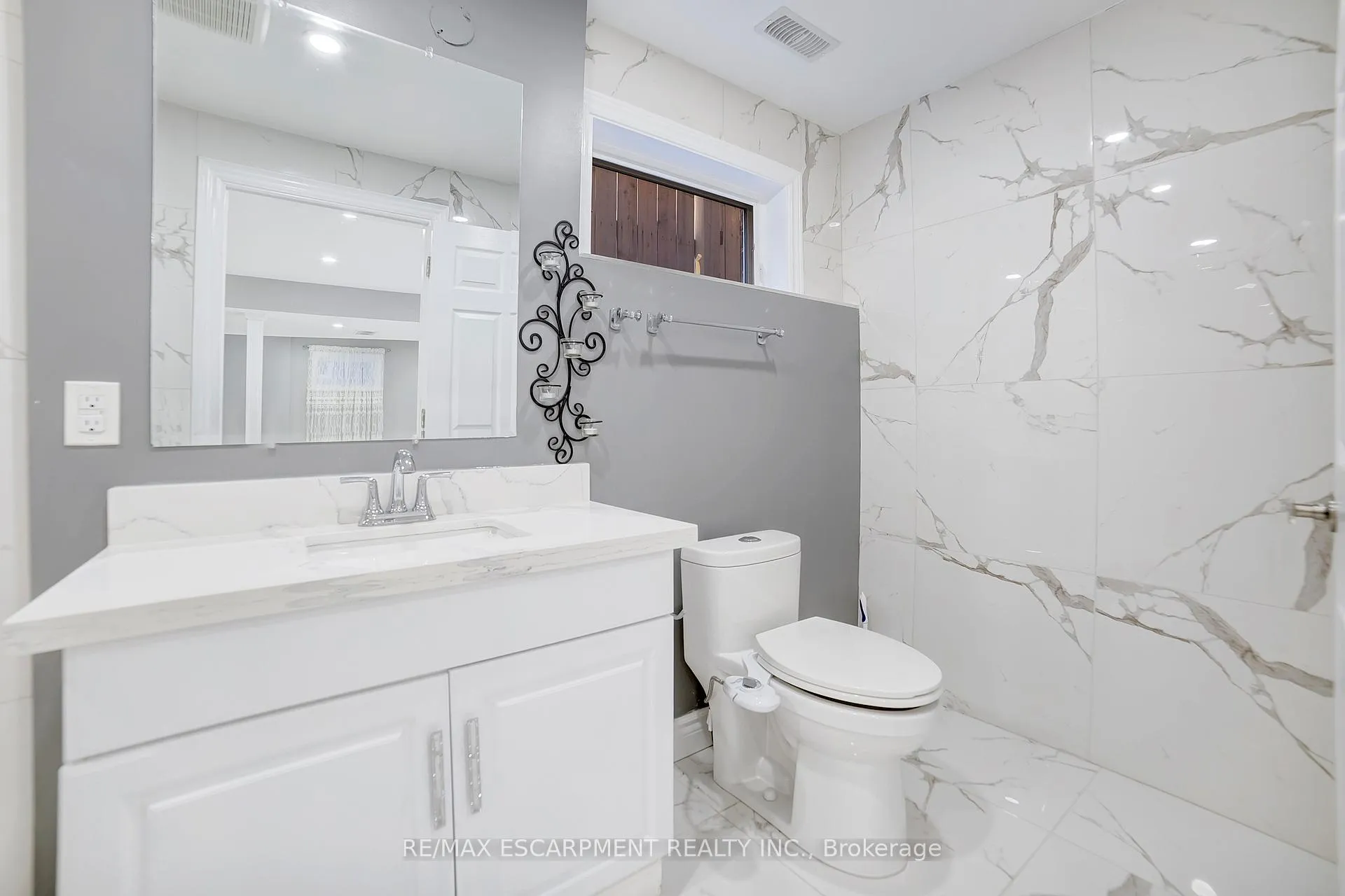 Photo 30 of 111 Vineberg Drive, Hamilton, Allison — HOMEH