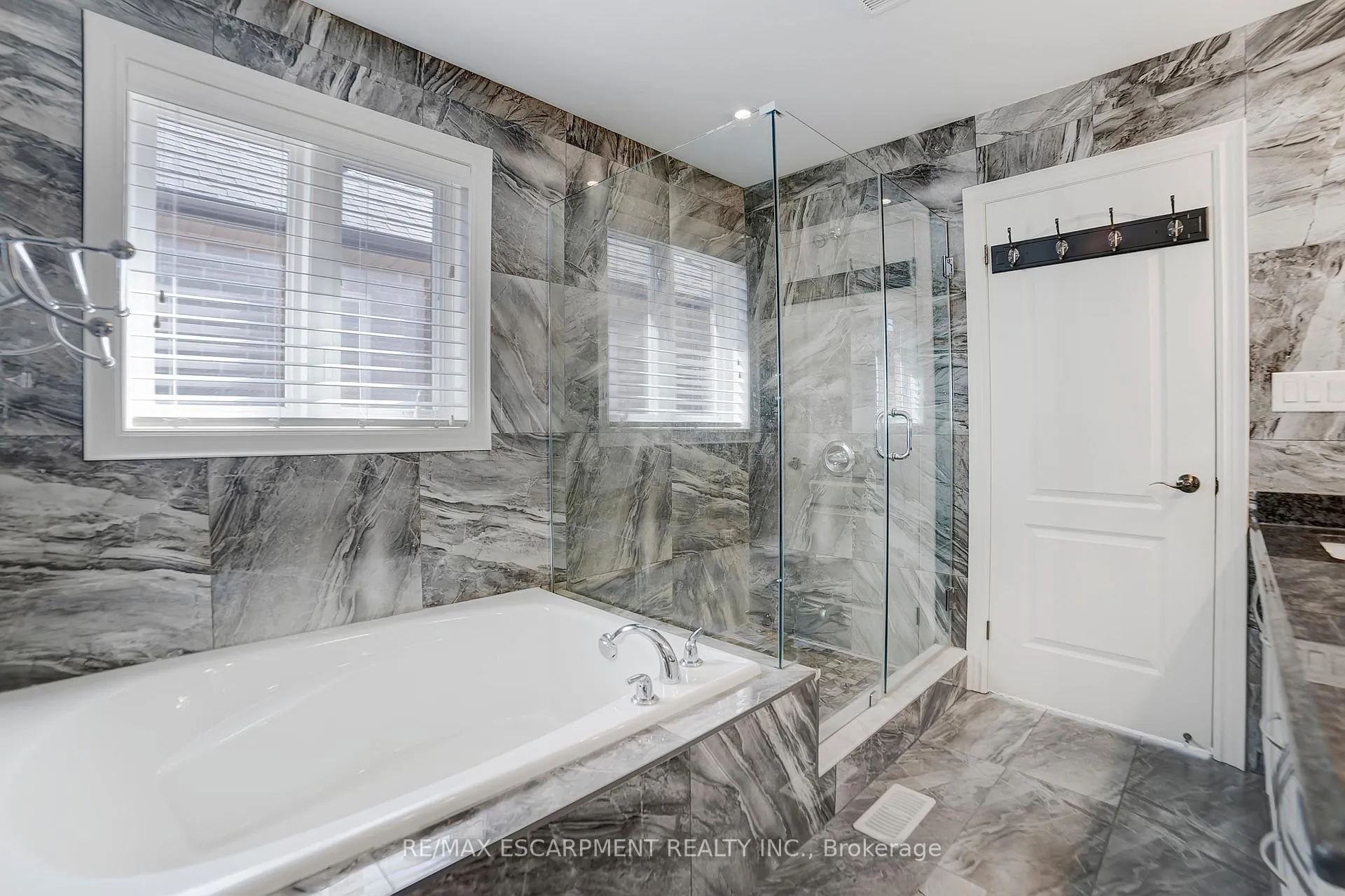 Photo 36 of 111 Vineberg Drive, Hamilton, Allison — HOMEH
