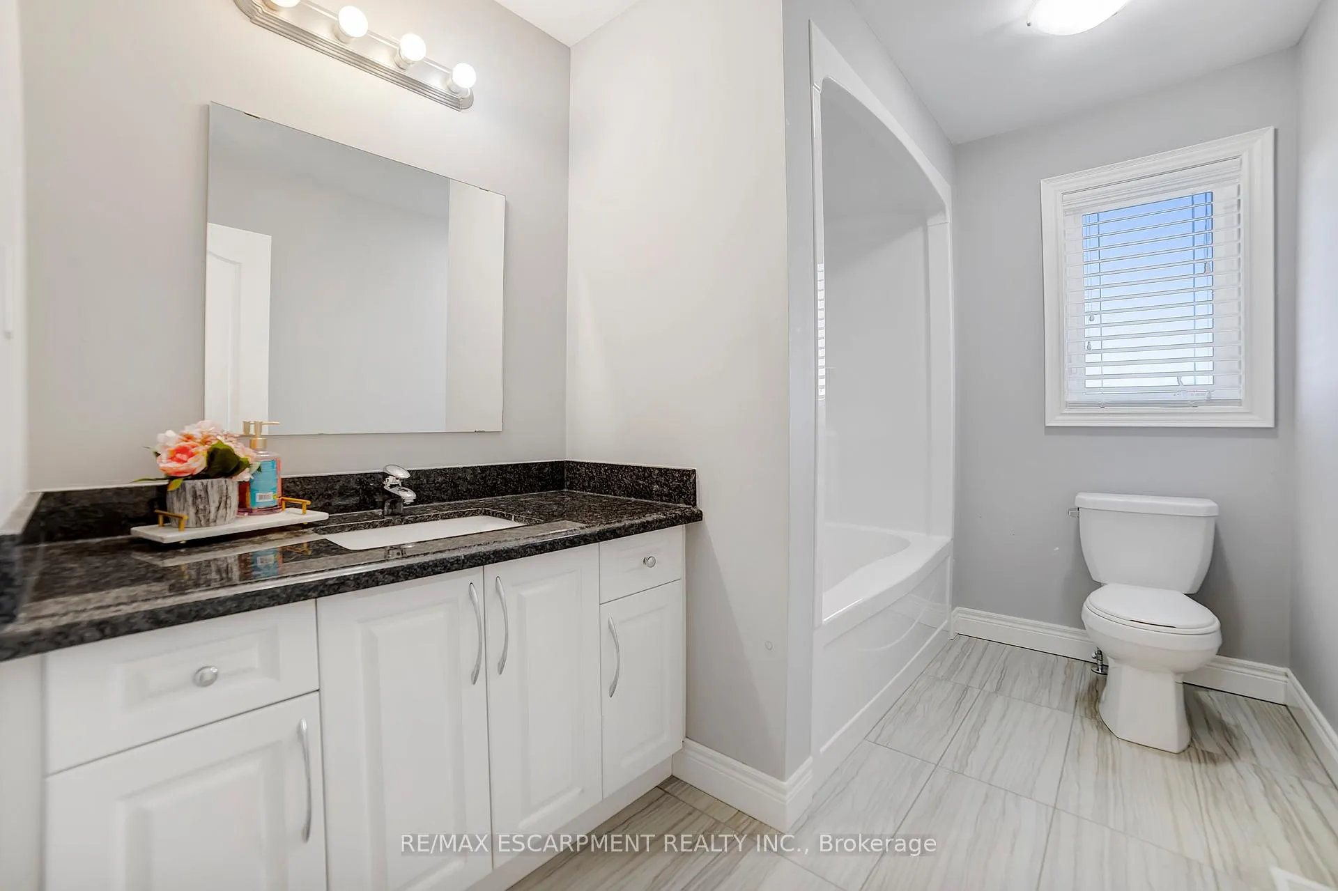 Photo 42 of 111 Vineberg Drive, Hamilton, Allison — HOMEH