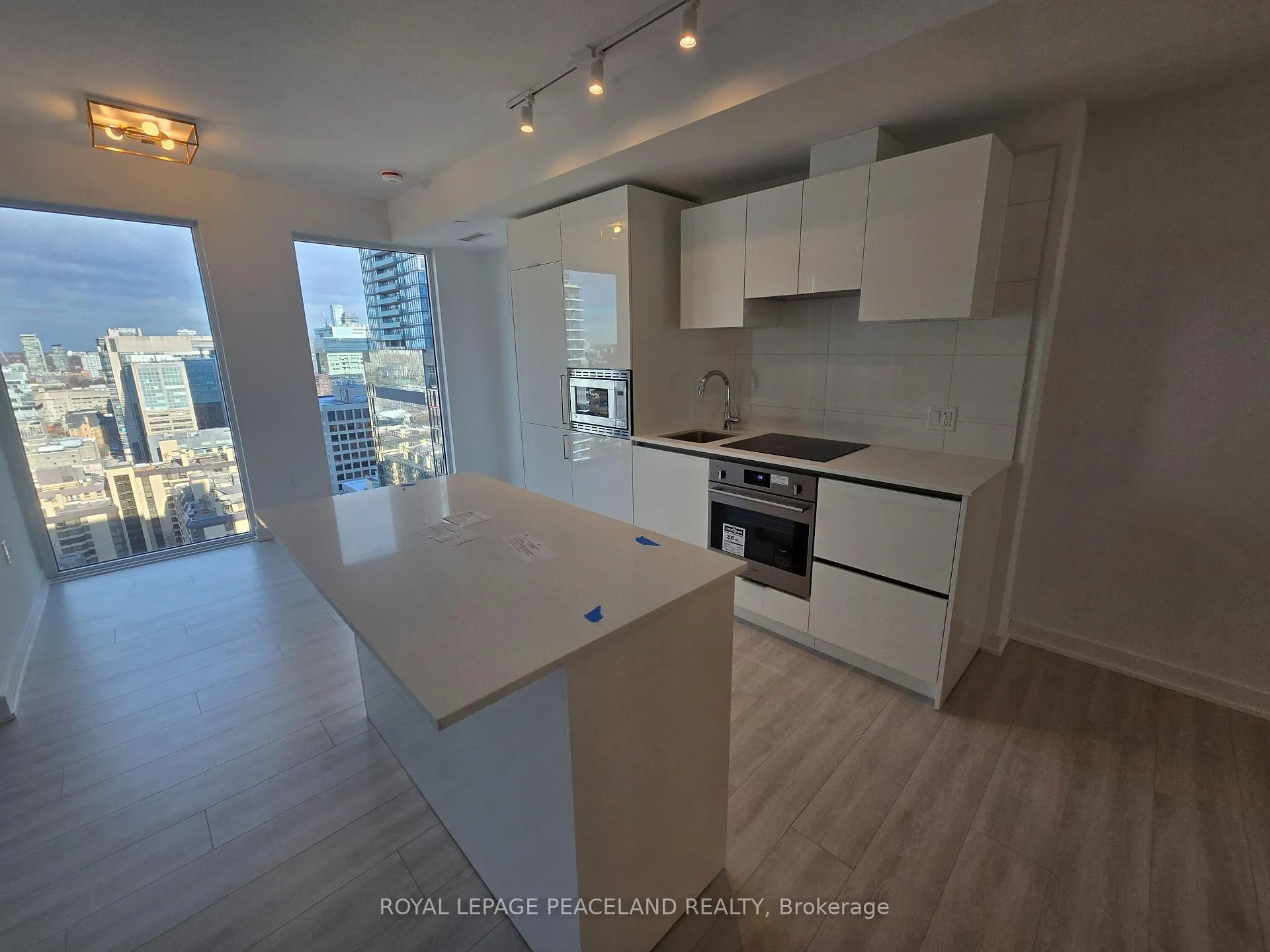Photo 2 of Unit 2809, 238 Simcoe Street, Toronto, Kensington-Chinatown — HOMEH