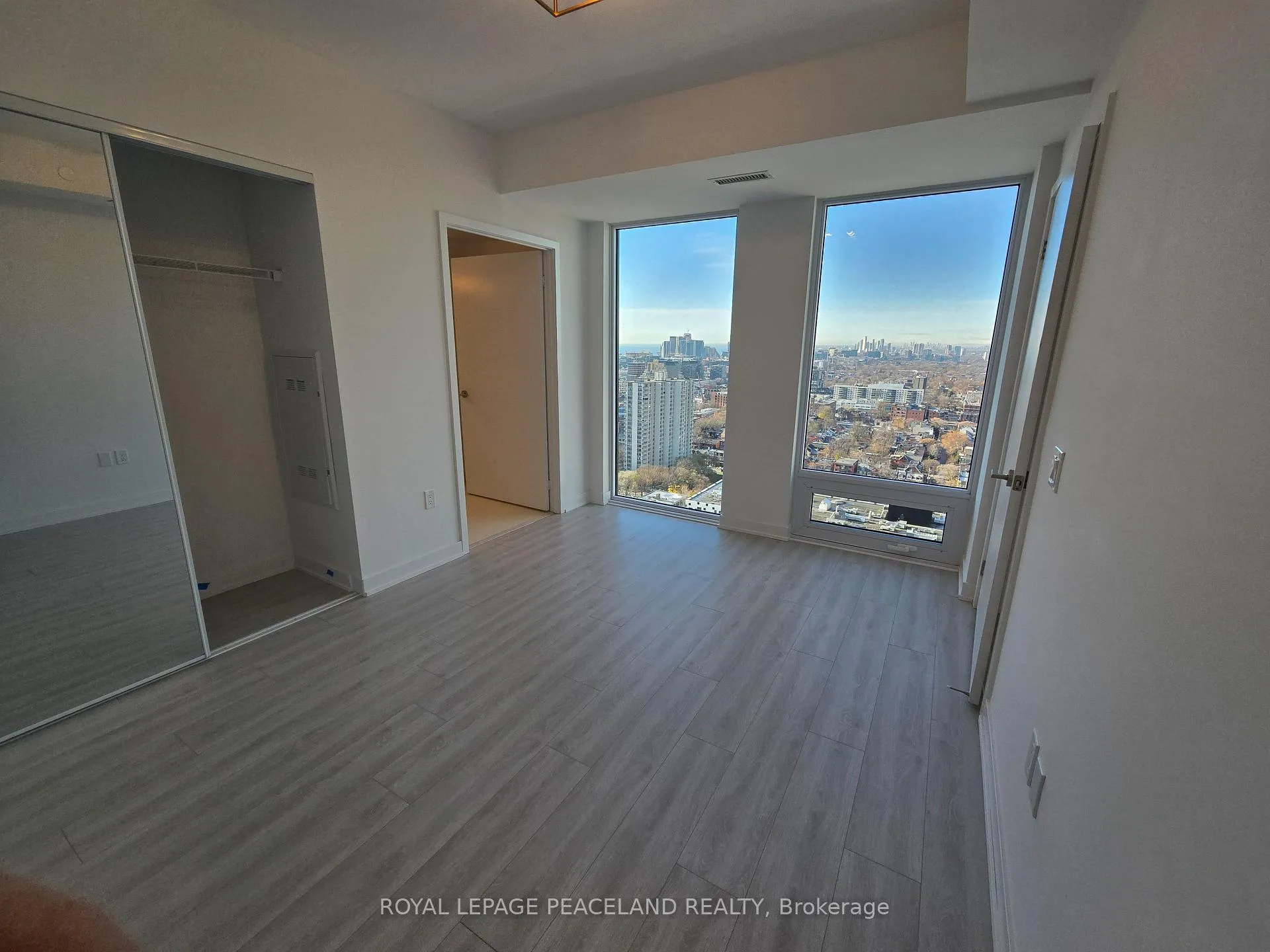 Photo 4 of Unit 2809, 238 Simcoe Street, Toronto, Kensington-Chinatown — HOMEH