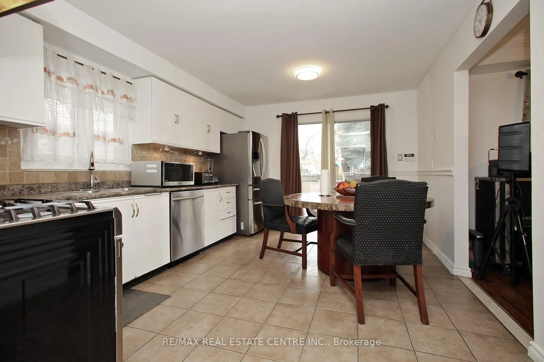 Photo 7 of 79 Barnes Drive, Ajax, Central — HOMEH