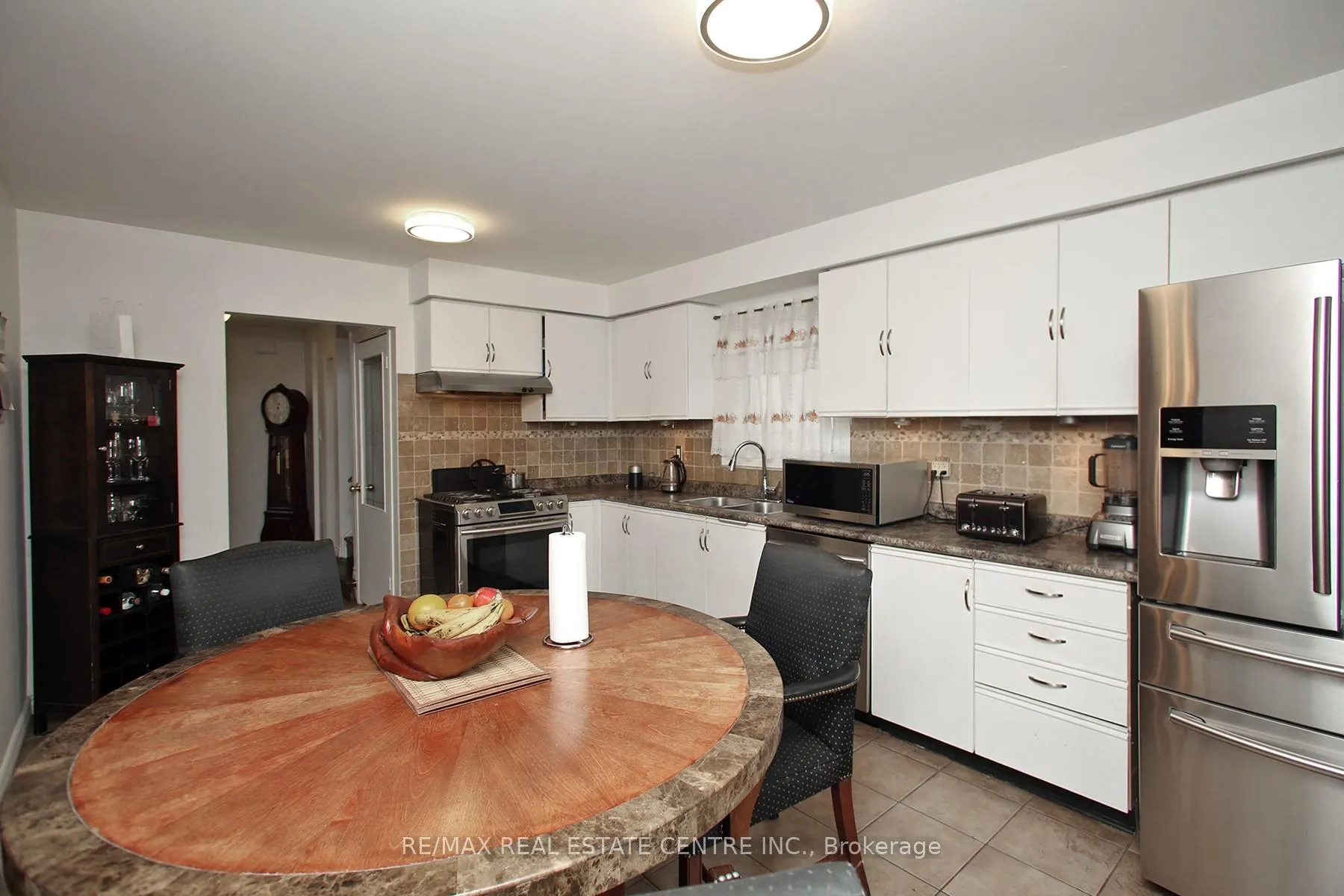Photo 9 of 79 Barnes Drive, Ajax, Central — HOMEH