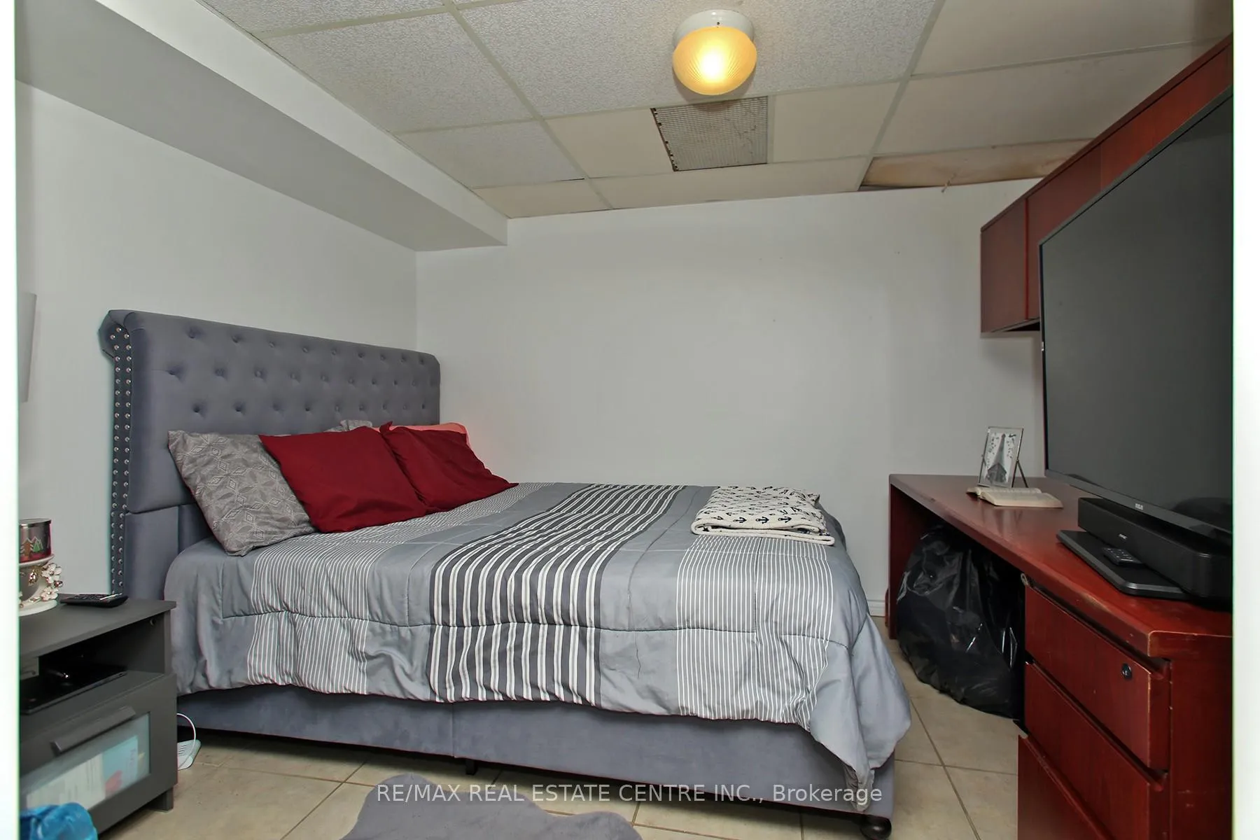 Photo 17 of 79 Barnes Drive, Ajax, Central — HOMEH