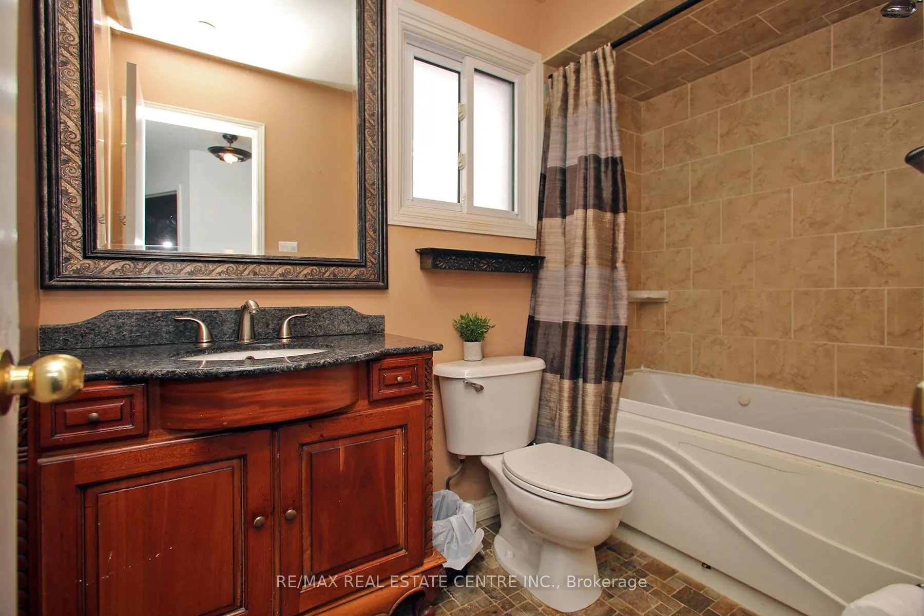 Photo 24 of 79 Barnes Drive, Ajax, Central — HOMEH