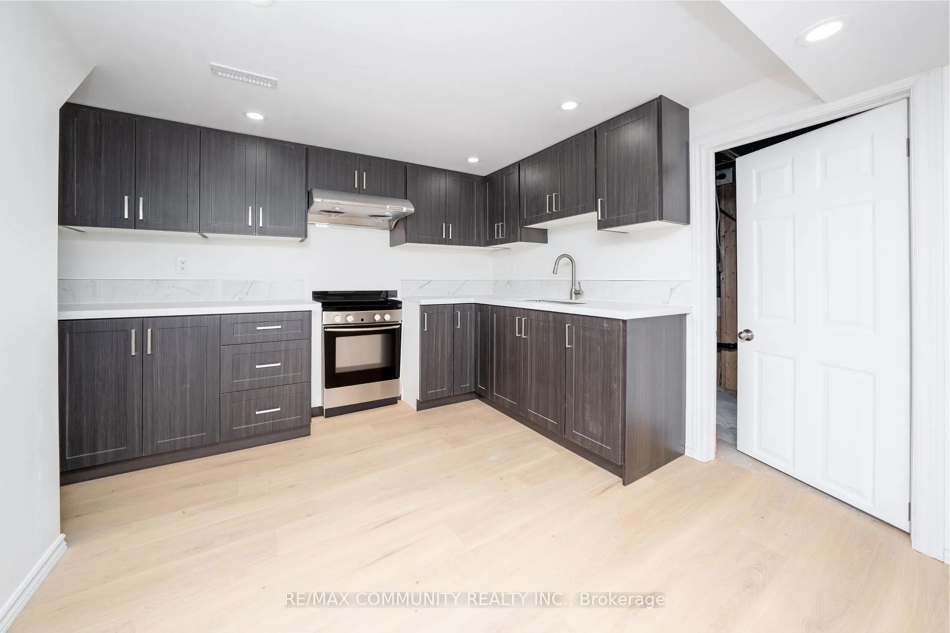 Photo 24 of 38 Hiley Avenue, Ajax, Central West — HOMEH