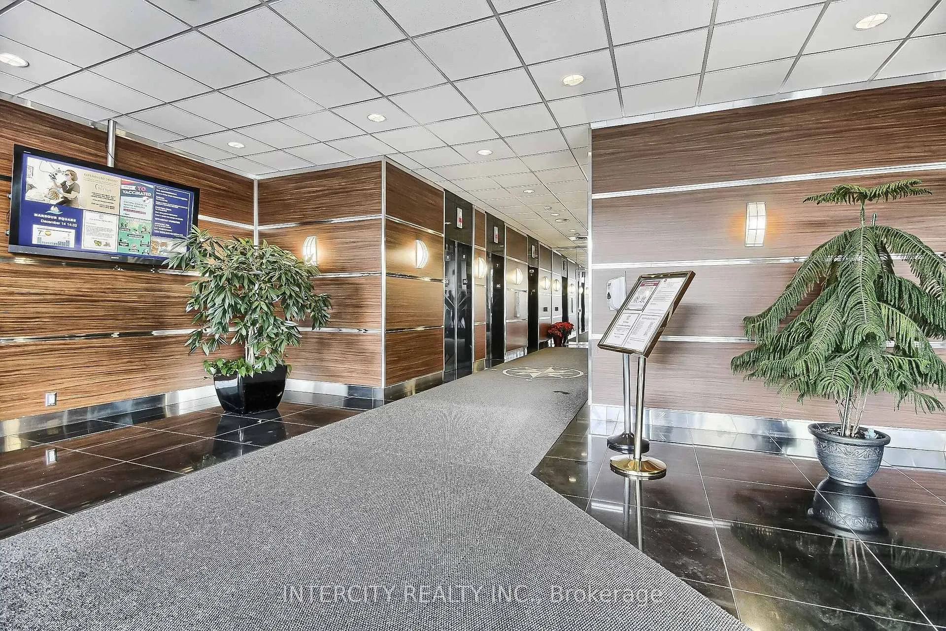 Photo 4 of Unit 402, 77 Harbour Square, Toronto, Waterfront Communities — HOMEH