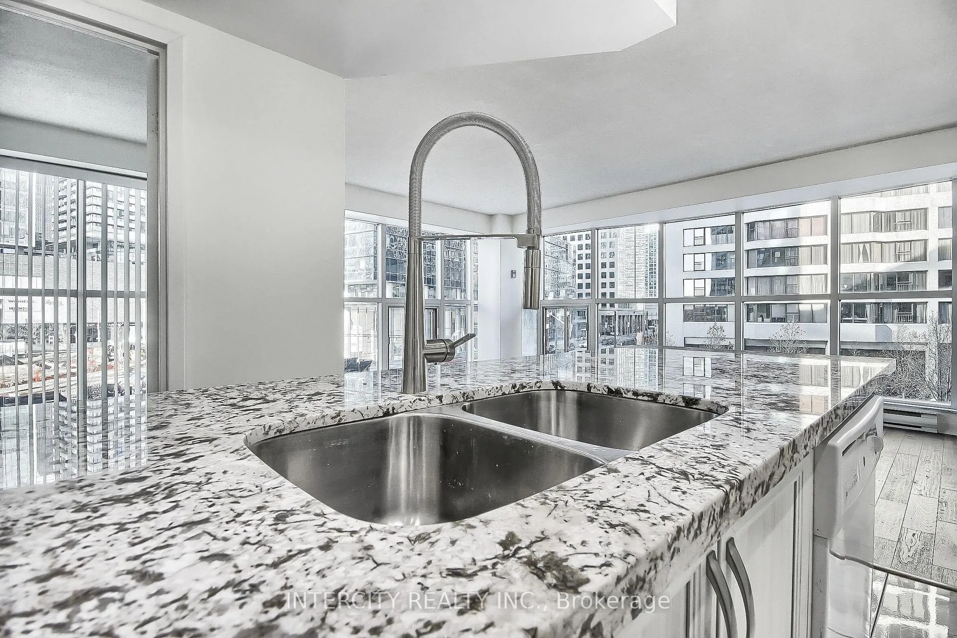 Photo 13 of Unit 402, 77 Harbour Square, Toronto, Waterfront Communities — HOMEH