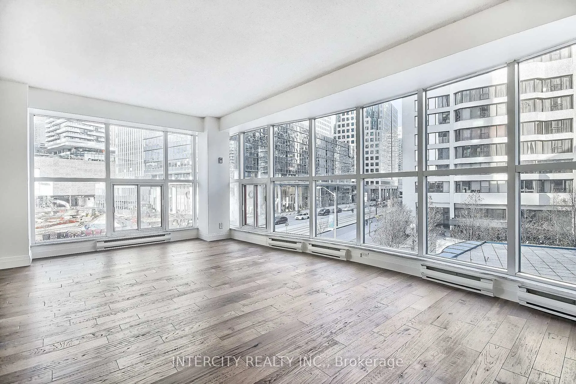 Photo 19 of Unit 402, 77 Harbour Square, Toronto, Waterfront Communities — HOMEH