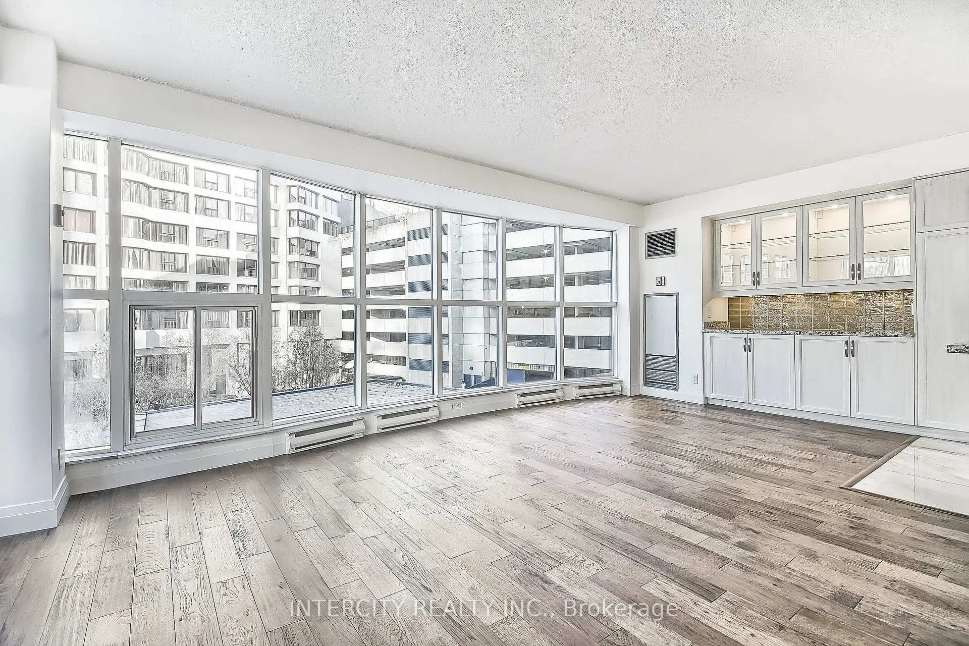 Photo 21 of Unit 402, 77 Harbour Square, Toronto, Waterfront Communities — HOMEH
