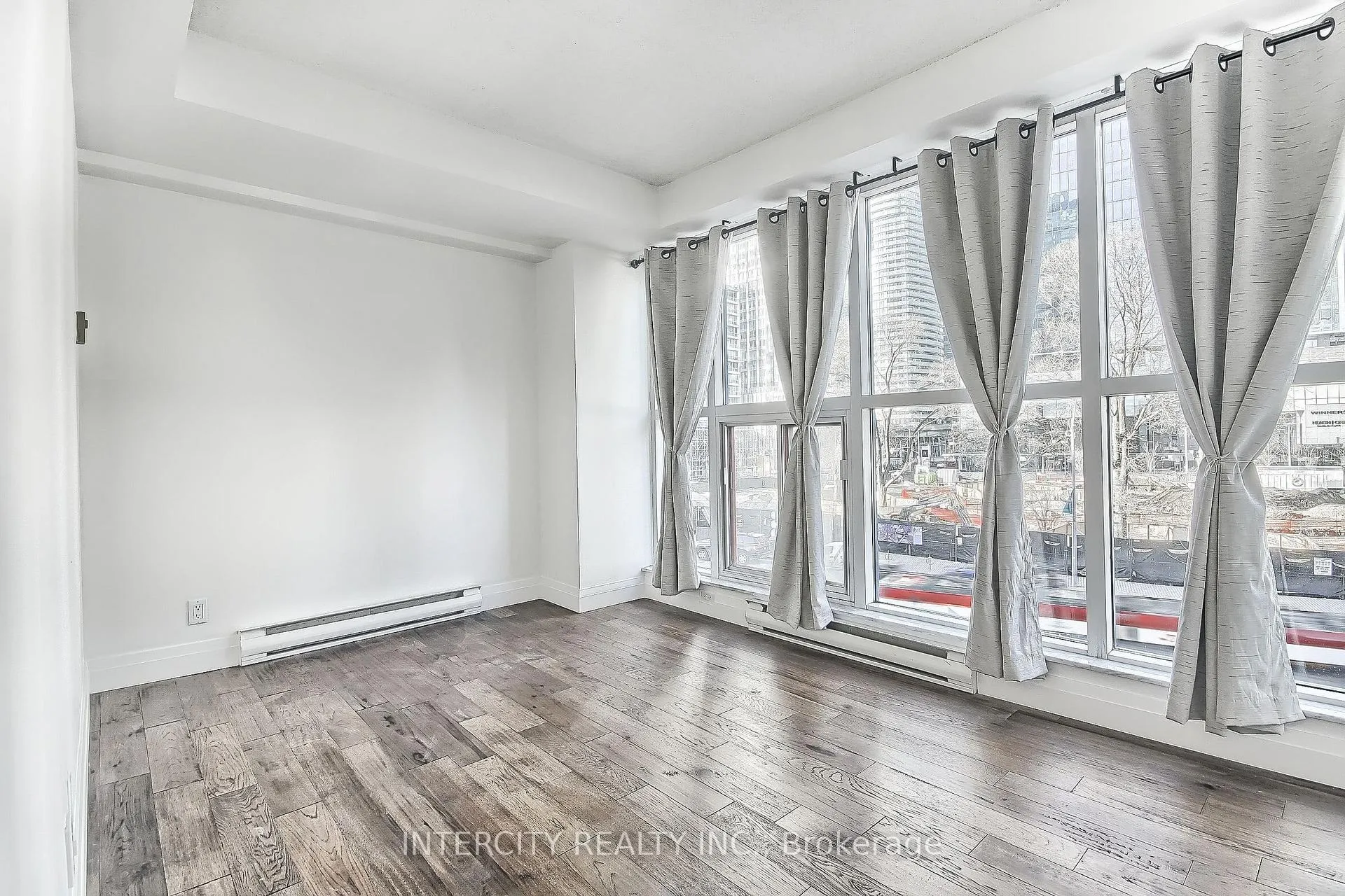 Photo 23 of Unit 402, 77 Harbour Square, Toronto, Waterfront Communities — HOMEH