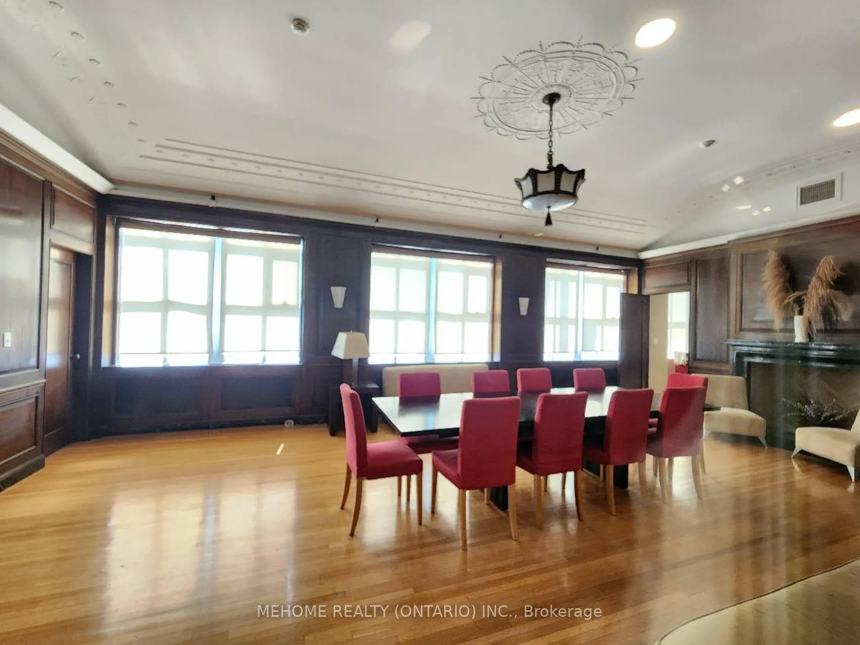 Photo 2 of Unit 111, 404 King Street W, Kitchener — HOMEH