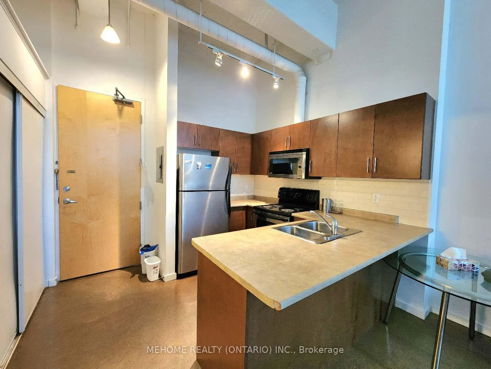 Photo 7 of Unit 111, 404 King Street W, Kitchener — HOMEH