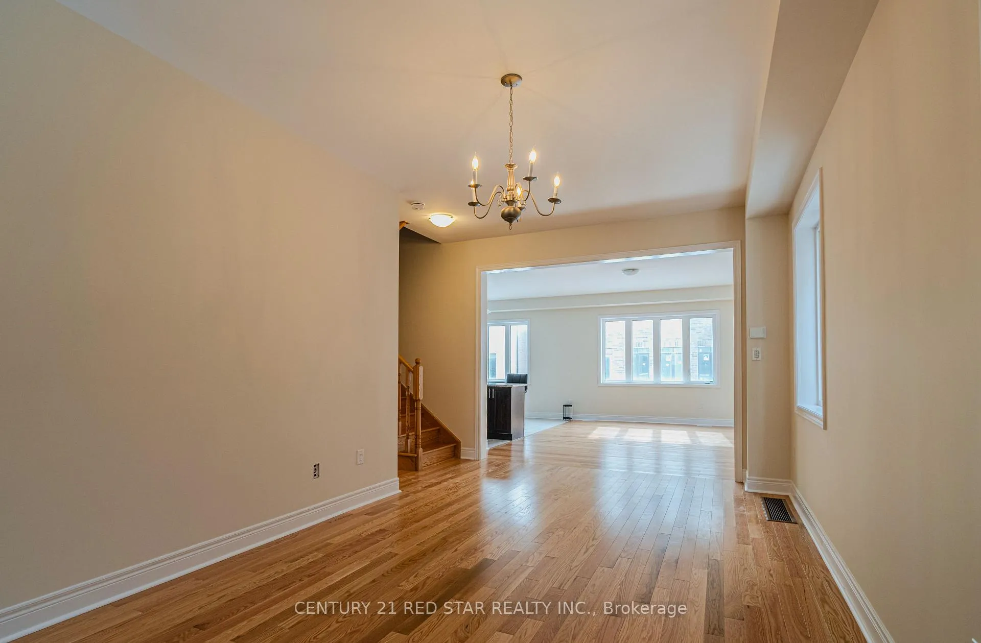 Photo 7 of 34 Icon Street, Brampton, Sandringham-Wellington North — HOMEH