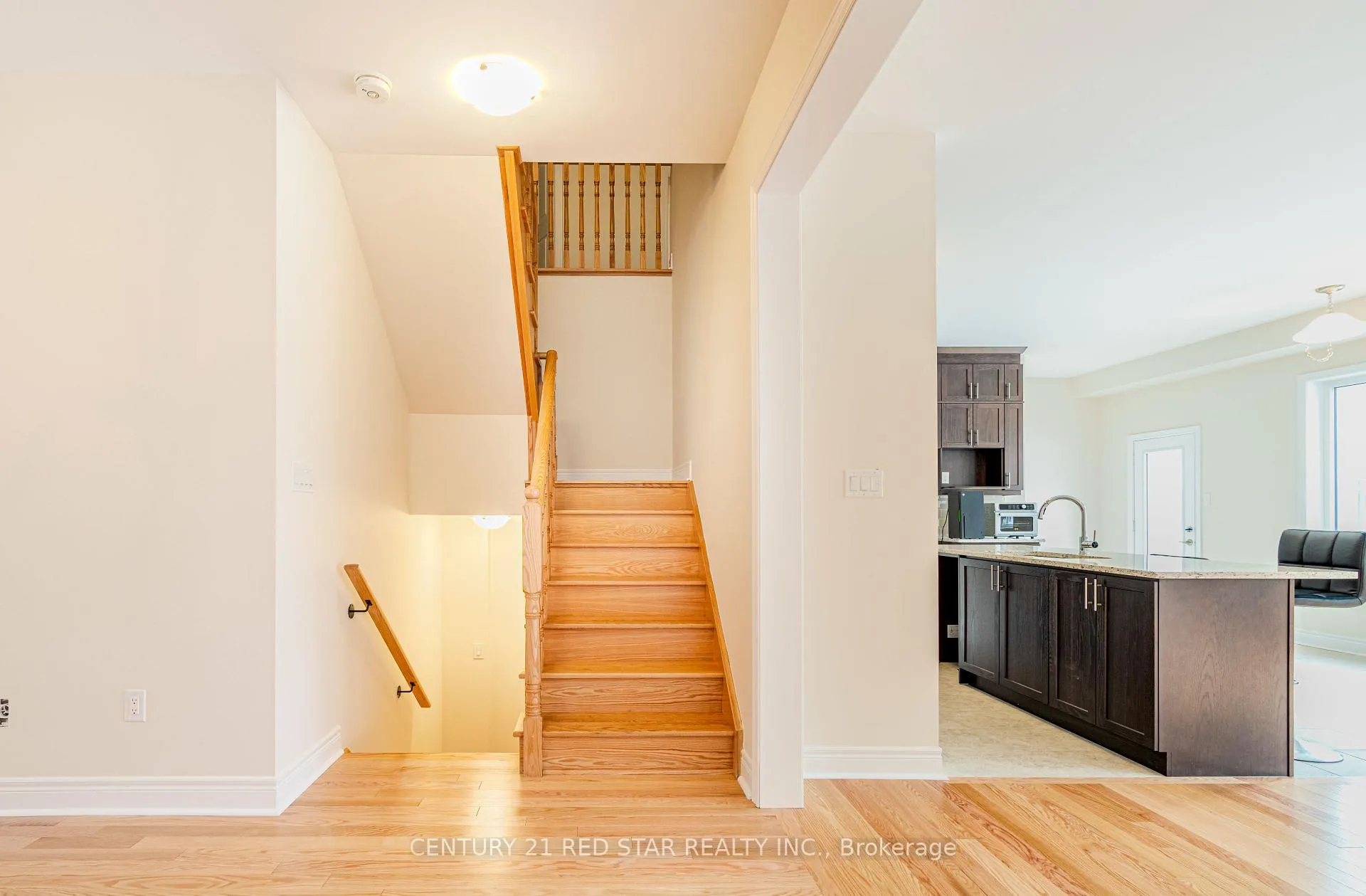 Photo 8 of 34 Icon Street, Brampton, Sandringham-Wellington North — HOMEH