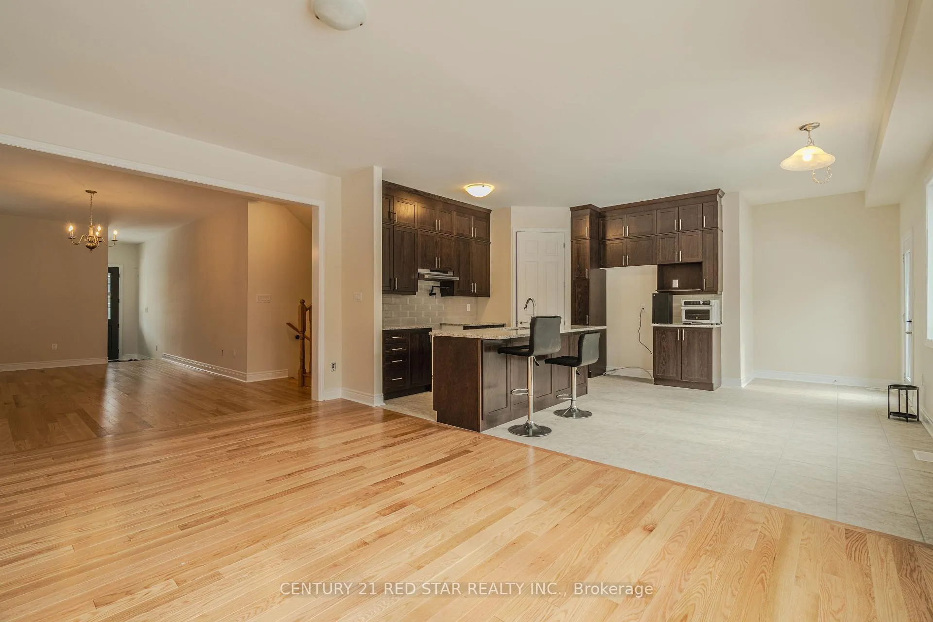 Photo 11 of 34 Icon Street, Brampton, Sandringham-Wellington North — HOMEH