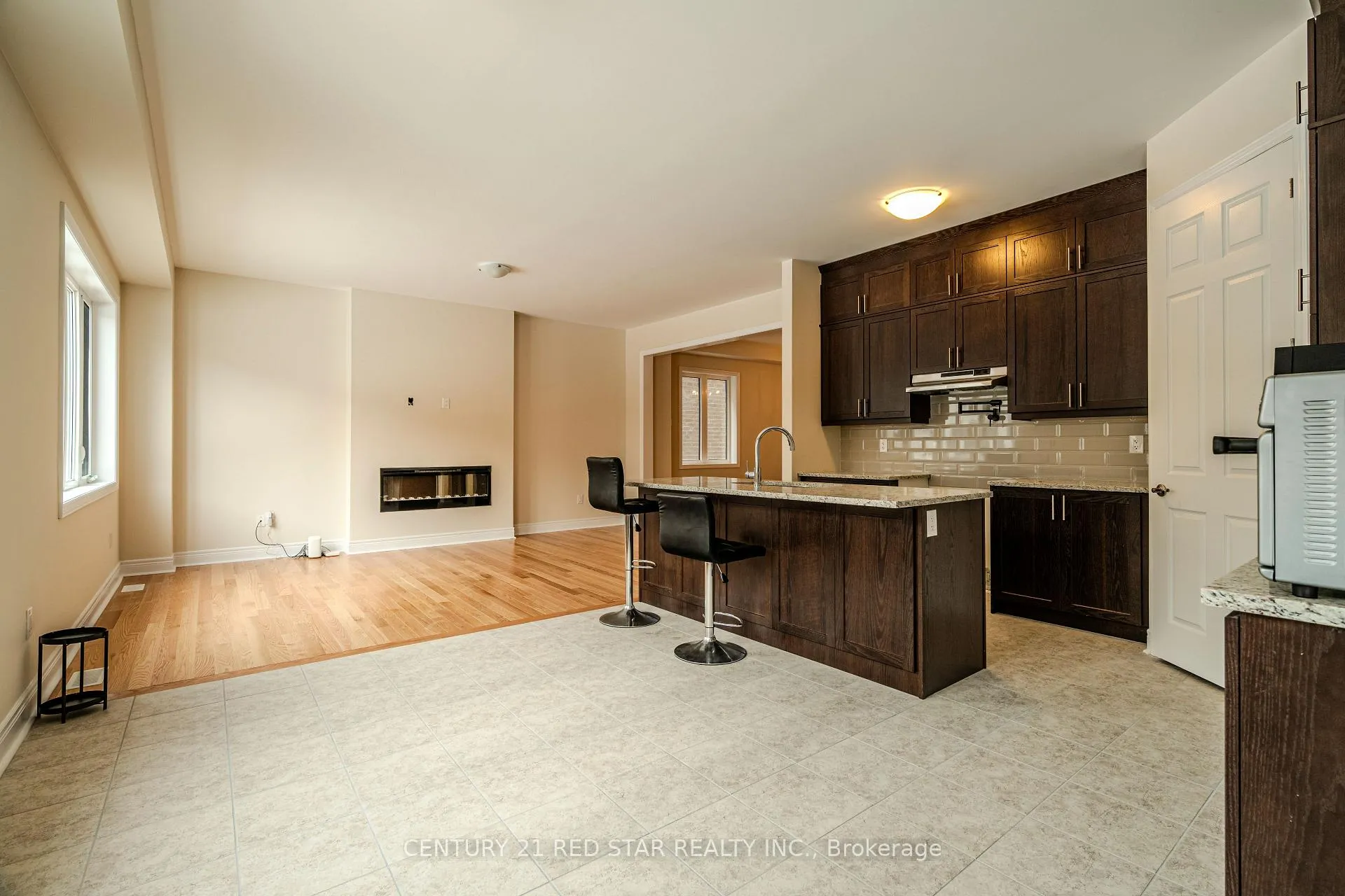 Photo 12 of 34 Icon Street, Brampton, Sandringham-Wellington North — HOMEH