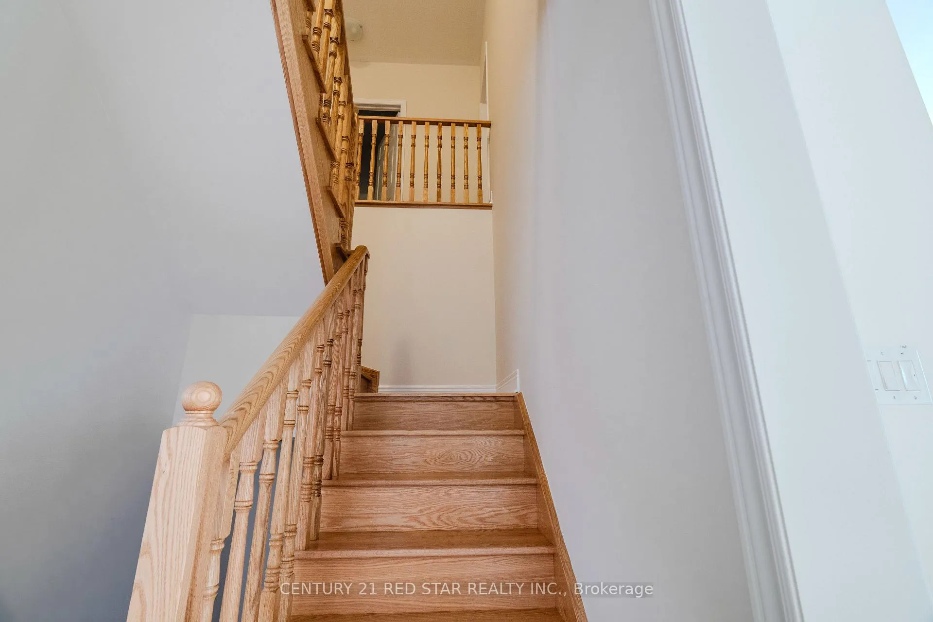 Photo 16 of 34 Icon Street, Brampton, Sandringham-Wellington North — HOMEH