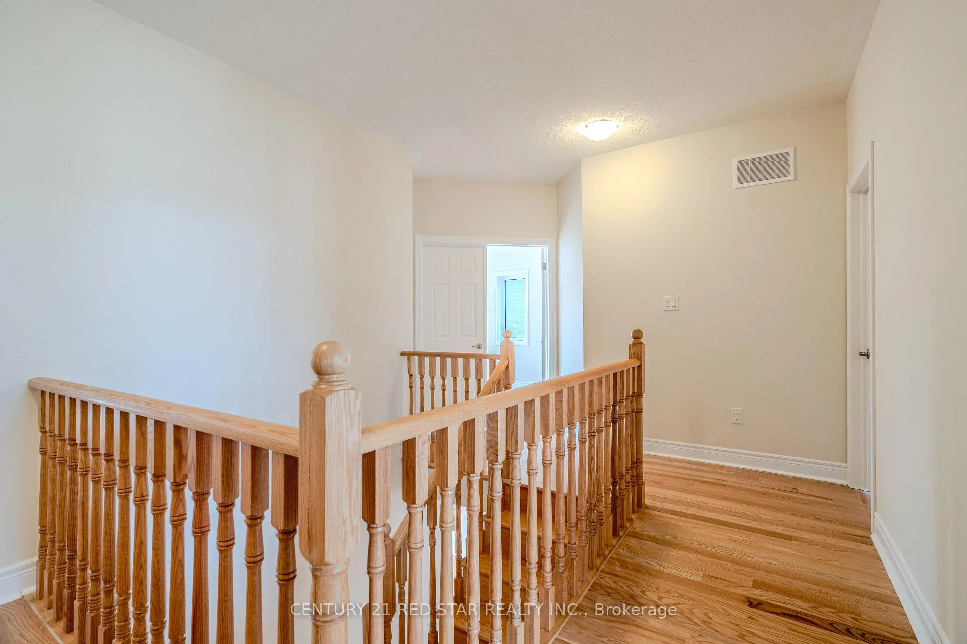 Photo 33 of 34 Icon Street, Brampton, Sandringham-Wellington North — HOMEH