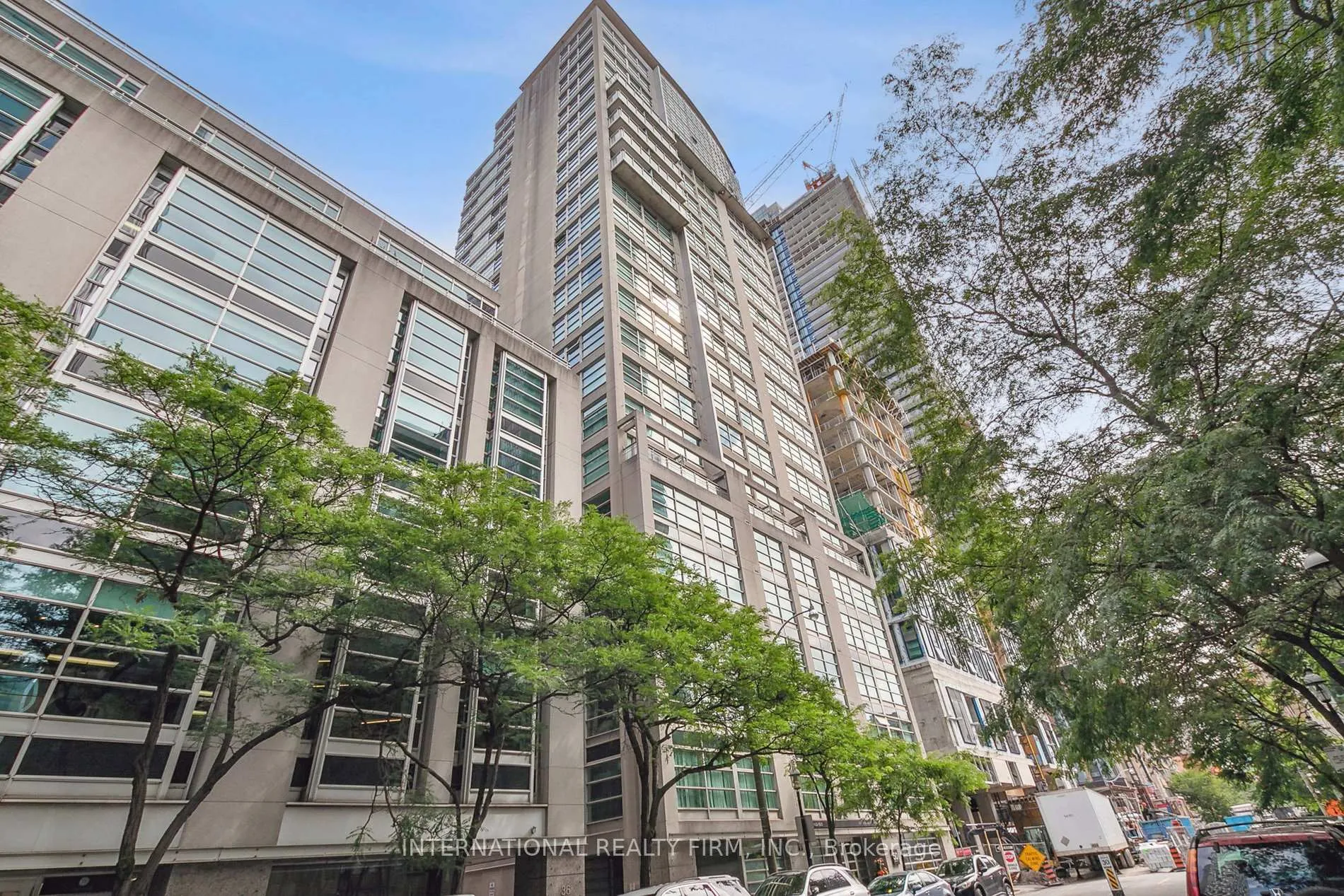 Front of Unit 1404, 50 Lombard Street
