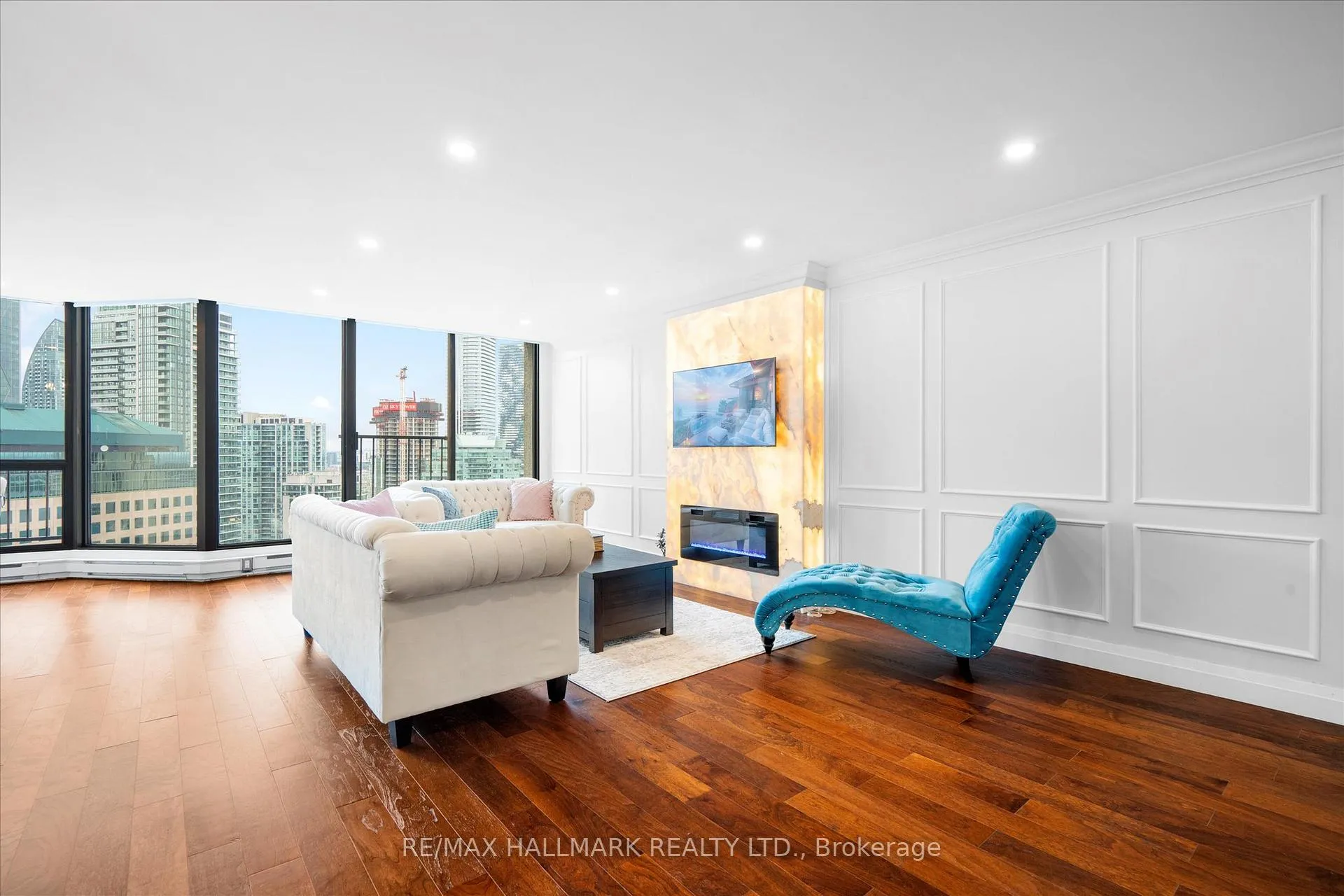 Photo 8 of Unit PH12, 55 Harbour Square, Toronto, Waterfront Communities — HOMEH
