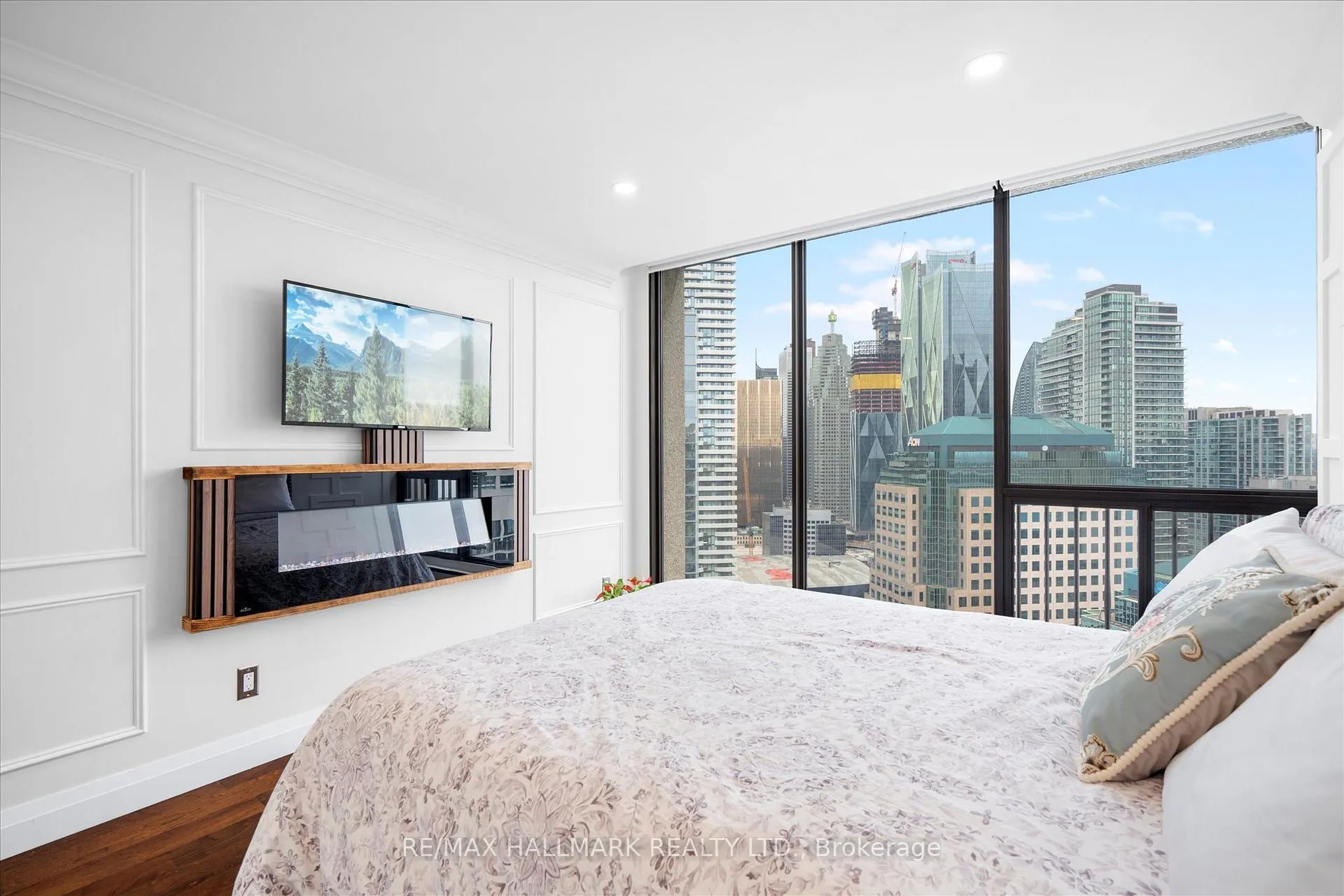 Photo 31 of Unit PH12, 55 Harbour Square, Toronto, Waterfront Communities — HOMEH