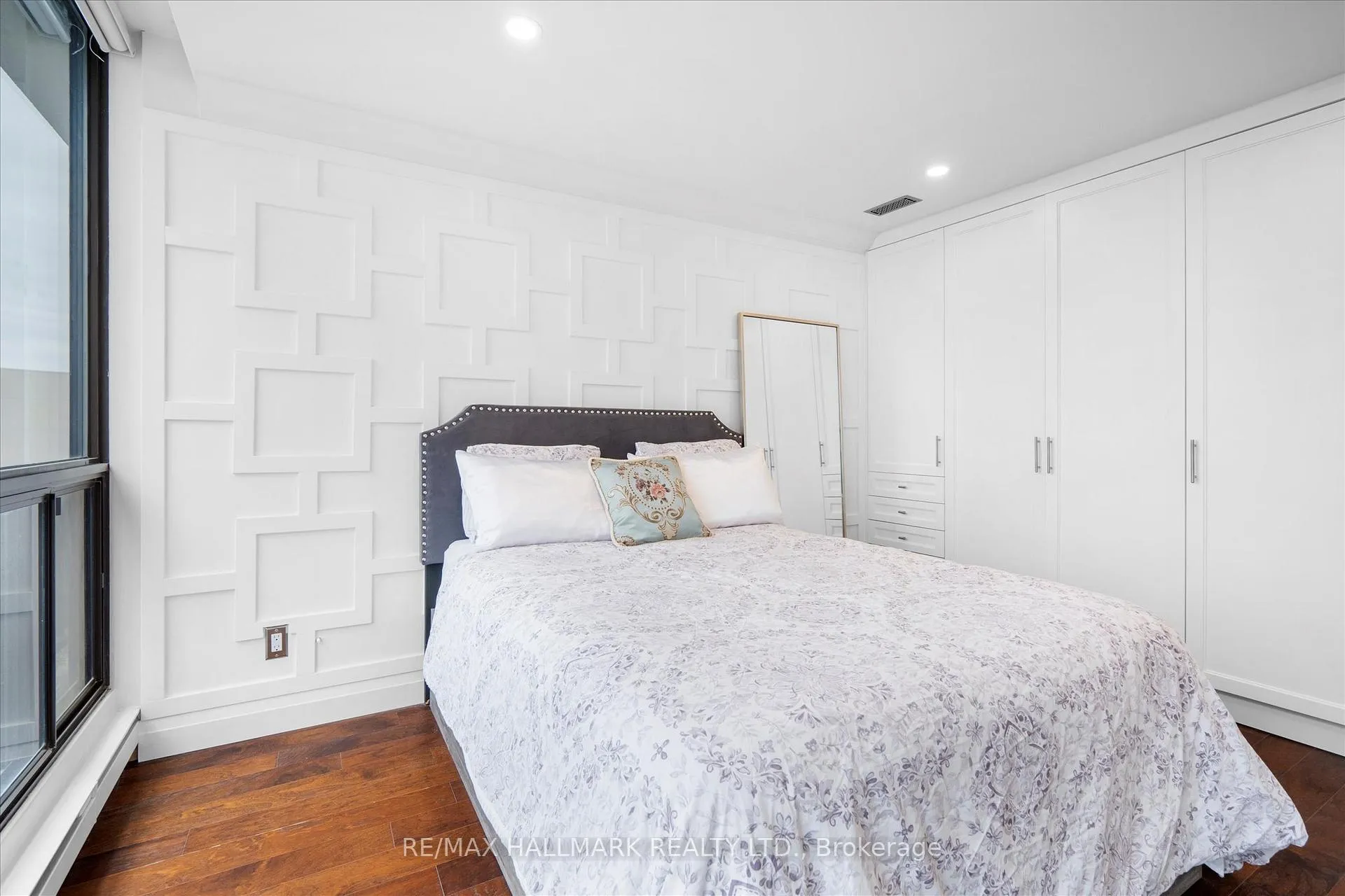 Photo 33 of Unit PH12, 55 Harbour Square, Toronto, Waterfront Communities — HOMEH